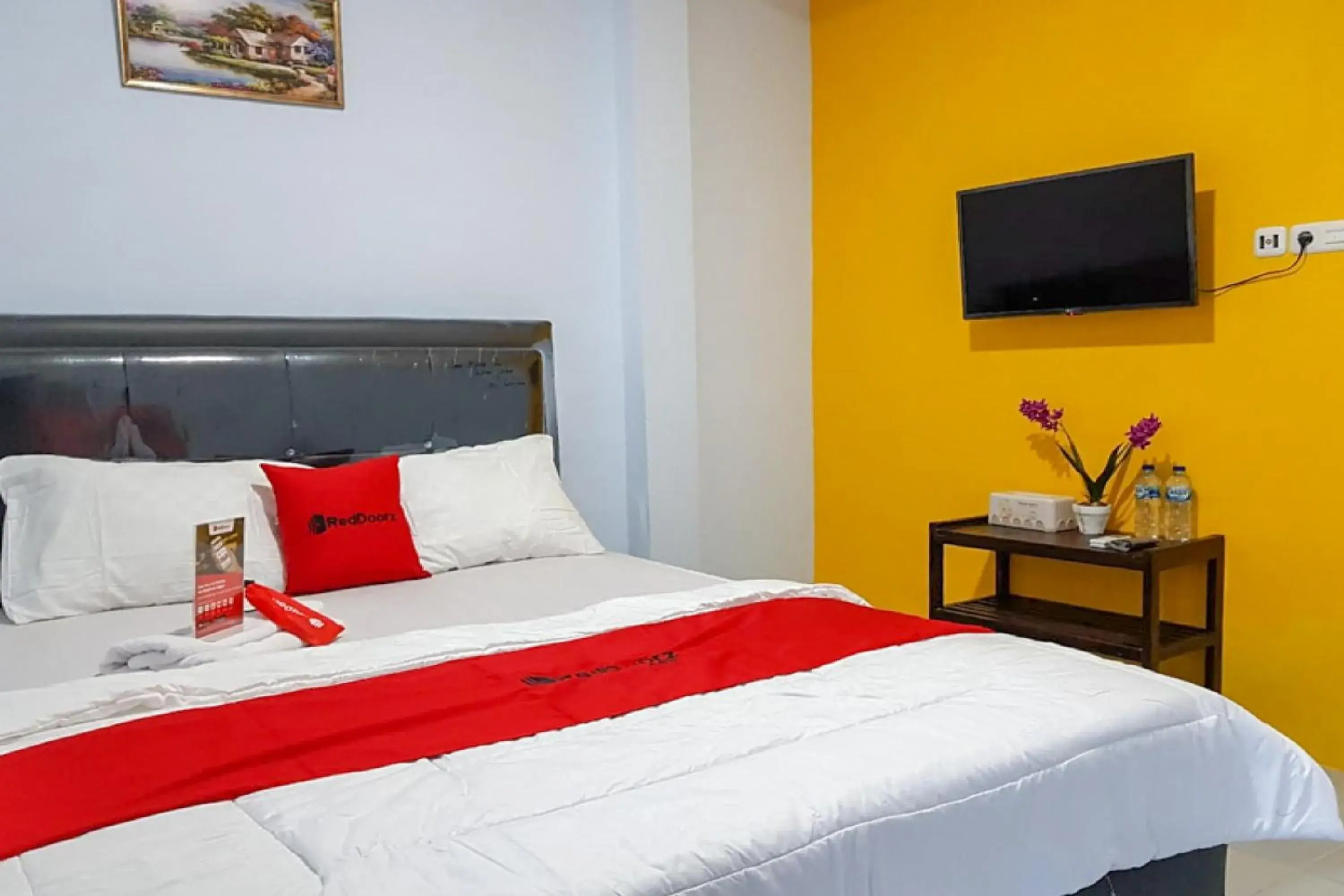 Bed in RedDoorz near RSUD Kota Luwuk Bed in RedDoorz near RSUD Kota Luwuk