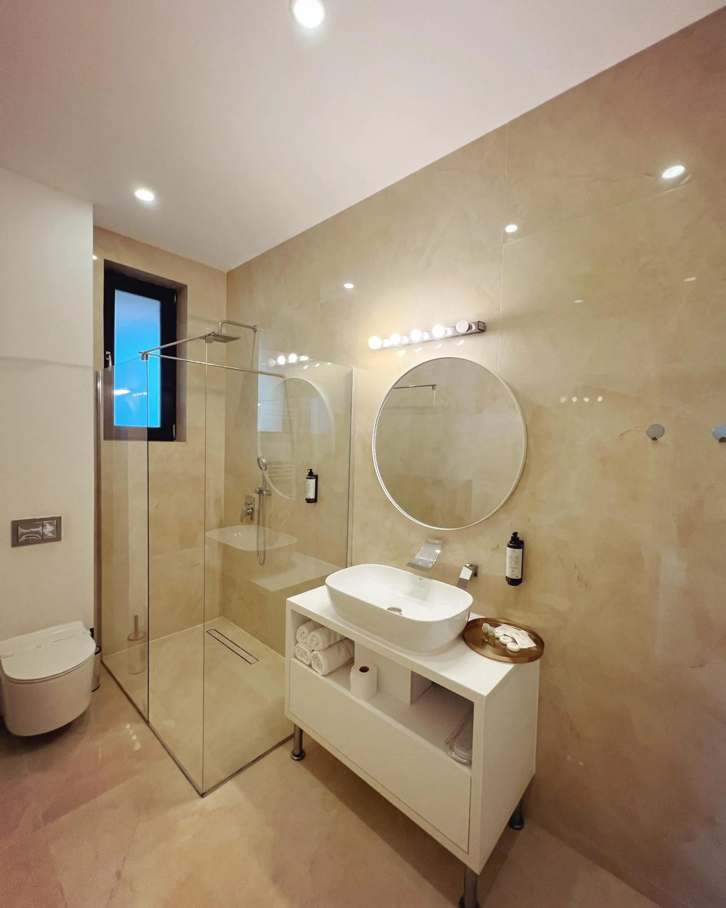 Shower in Mamaia Moments Villa, Mamaia Nord