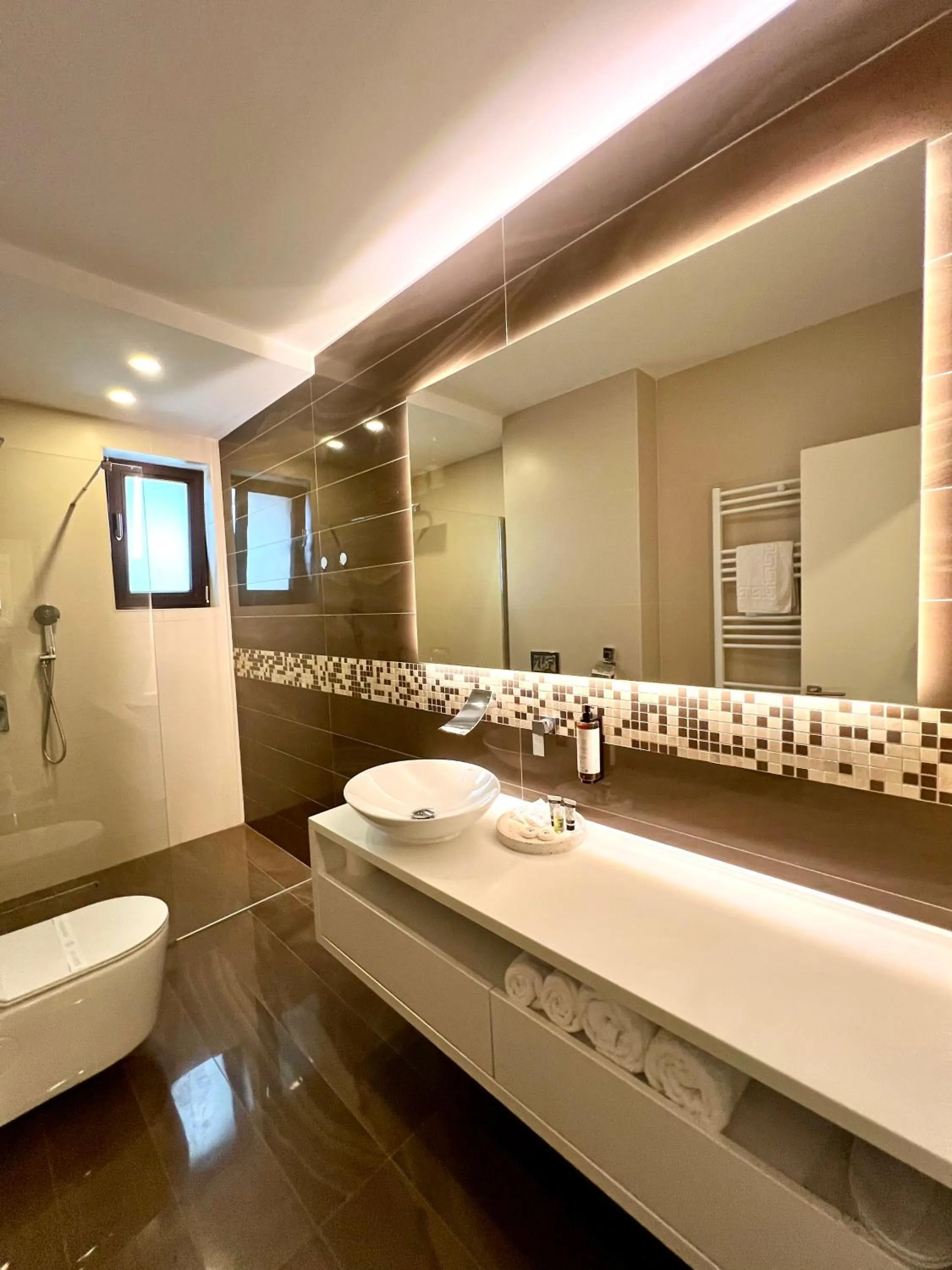 Bathroom in Mamaia Moments Villa, Mamaia Nord