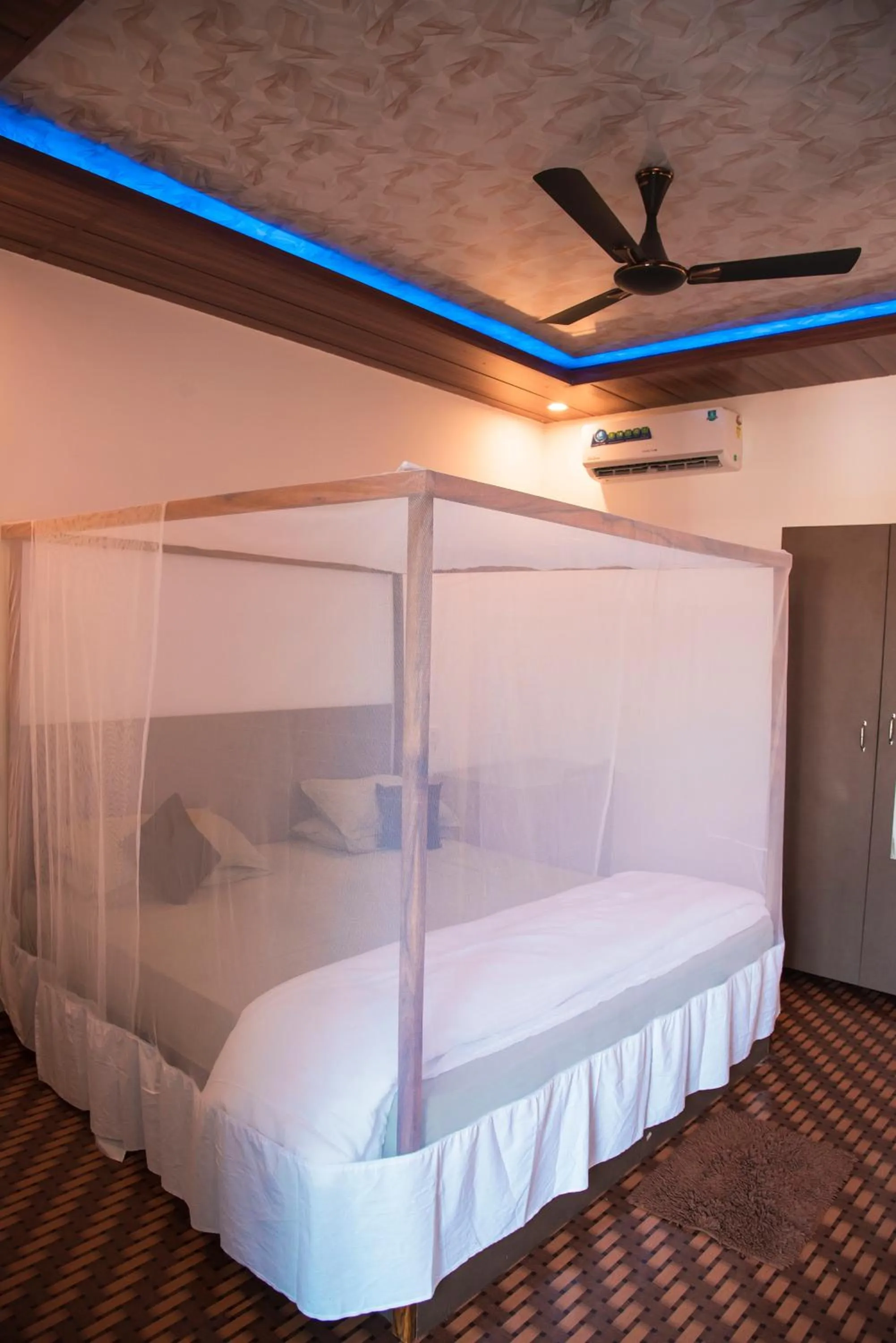 Bed in Patnem Beach Cottages