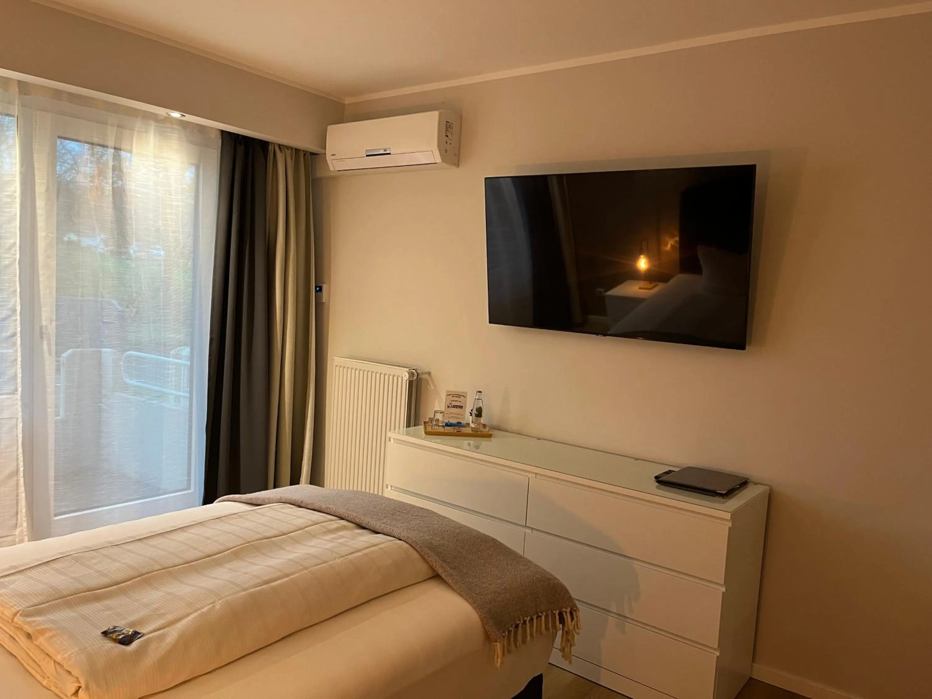 Bed in Hotel Senator