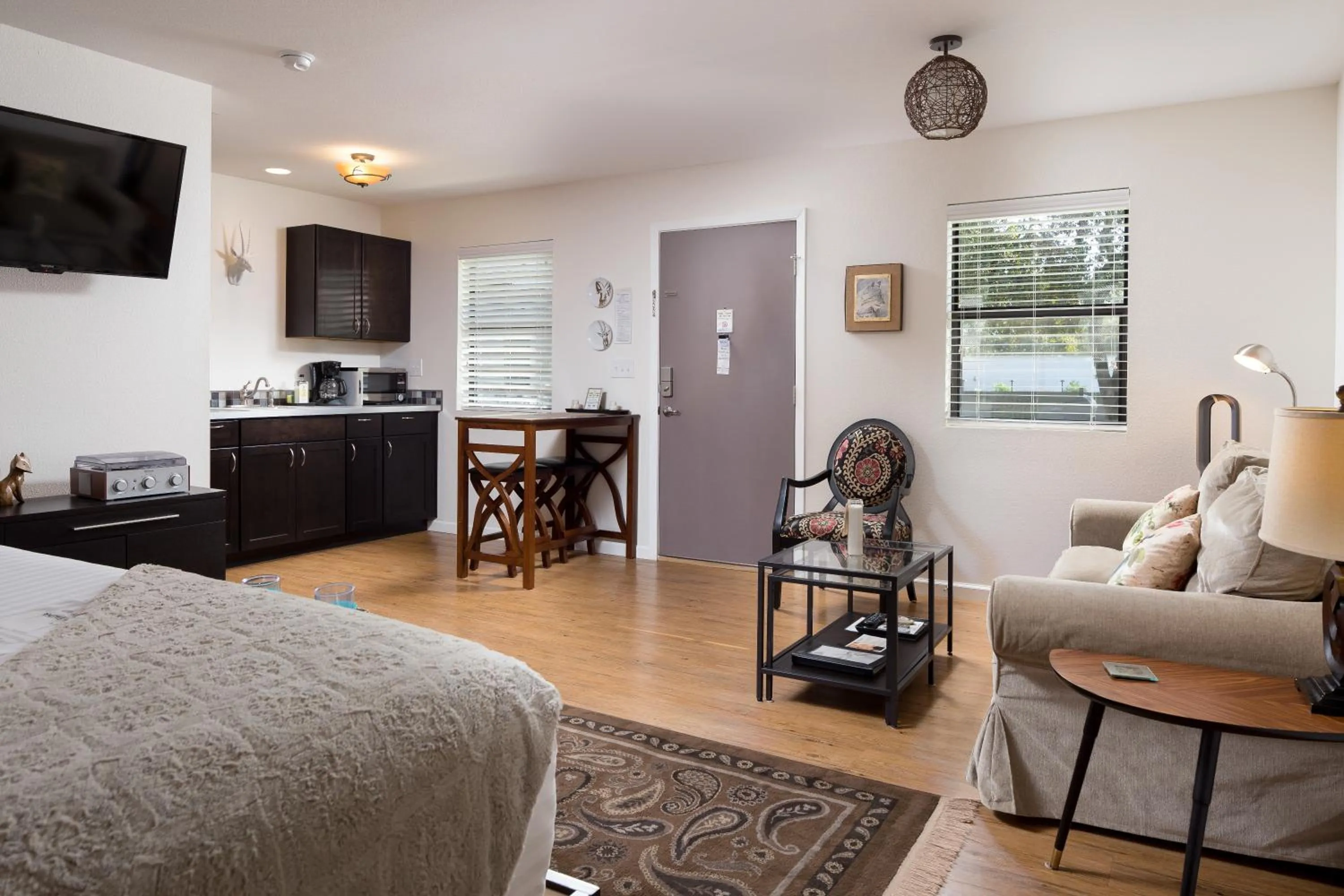 TV and multimedia in Hotel Flora and Fauna