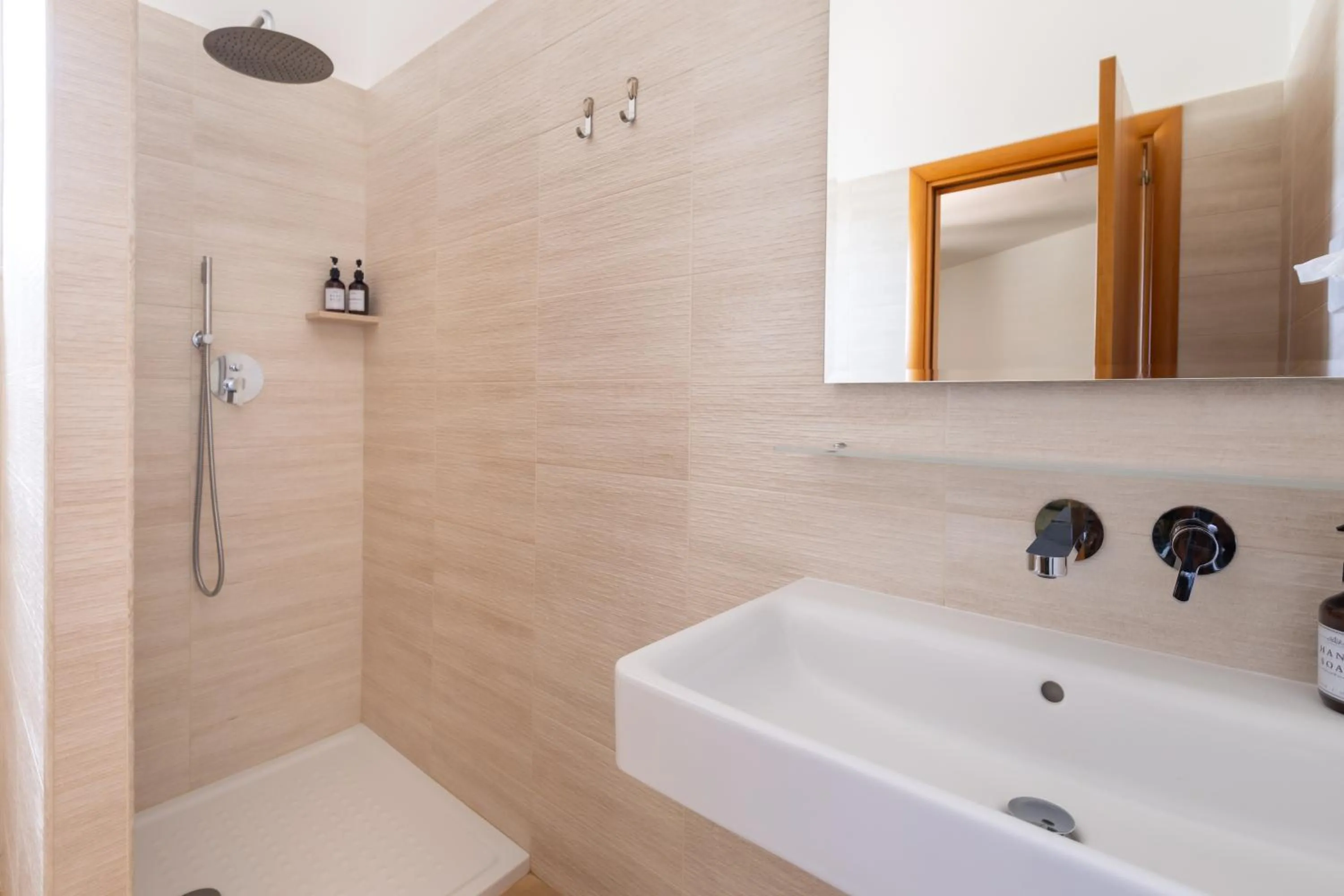 Shower in Villavesta Bed And Breakfast