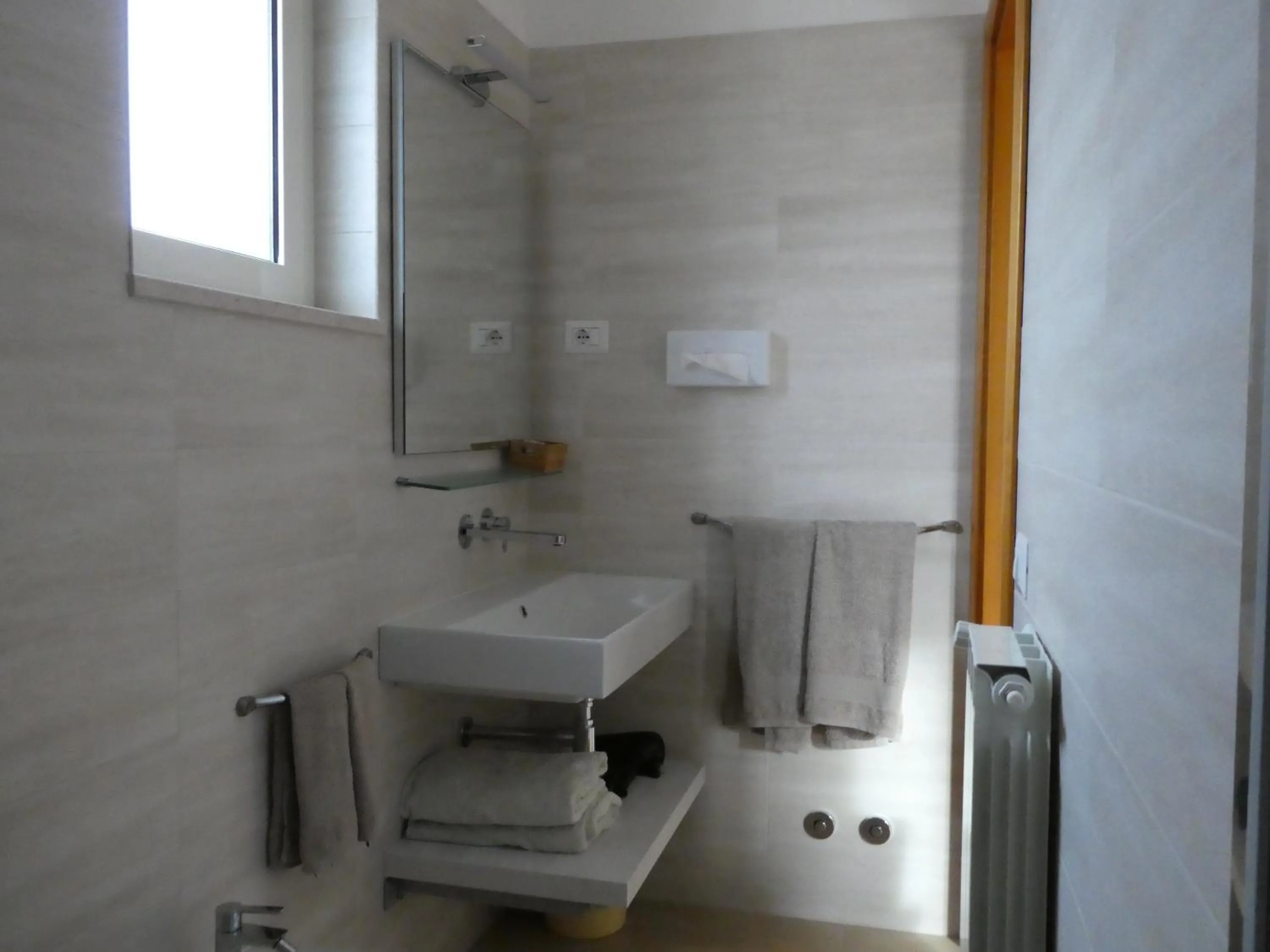 Shower in Villavesta Bed And Breakfast