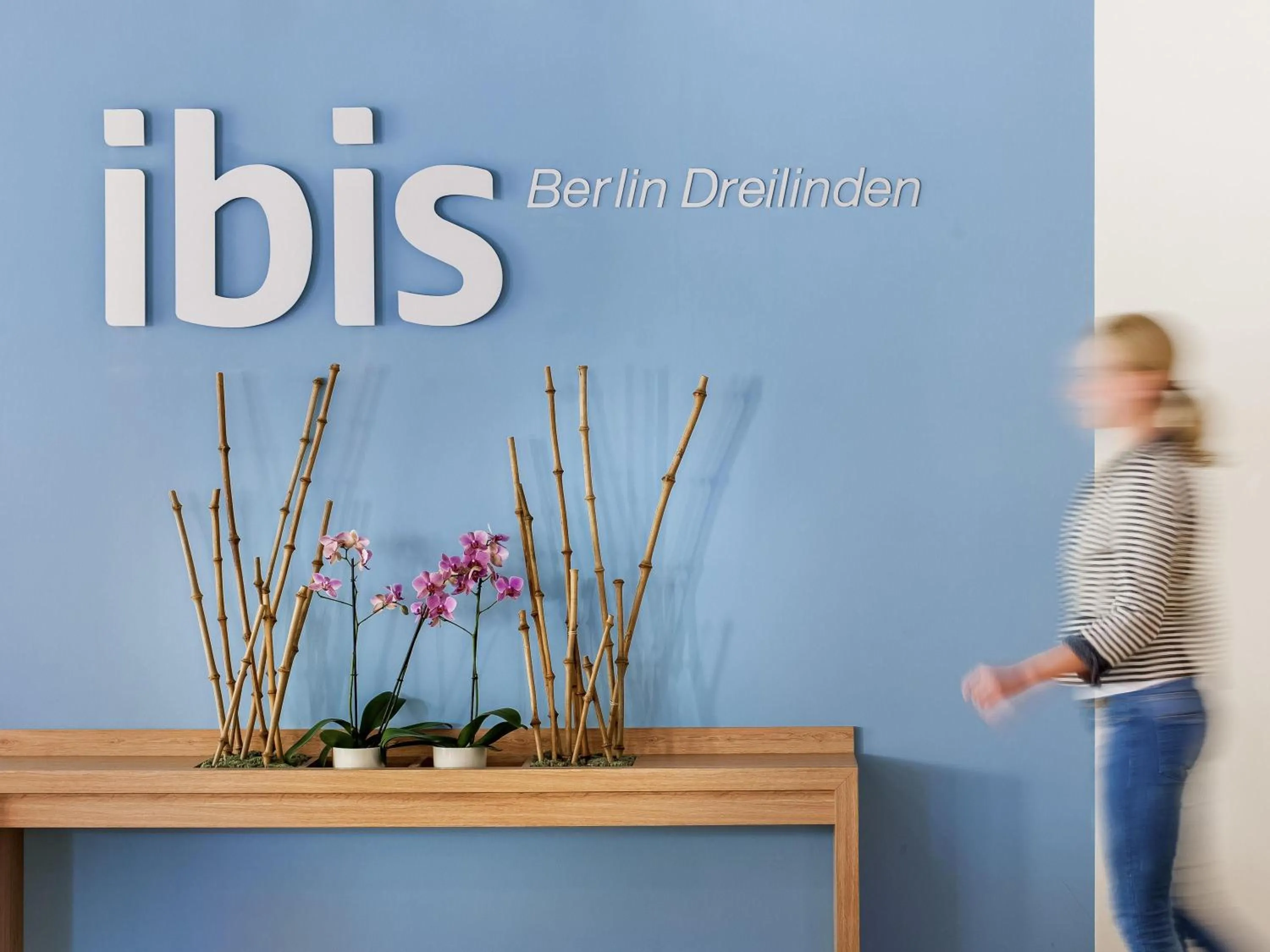 Bedroom in ibis Berlin Dreilinden