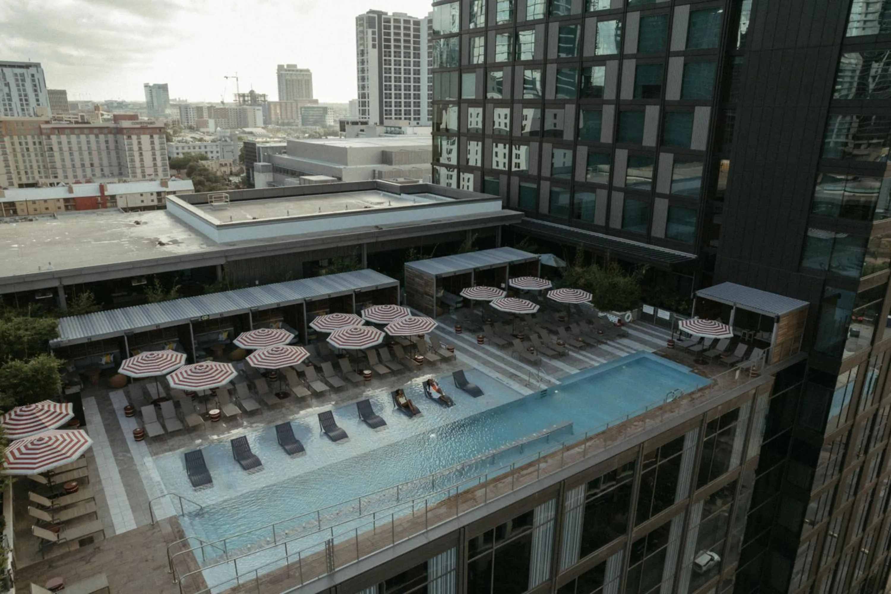 Swimming pool in Austin Marriott Downtown
