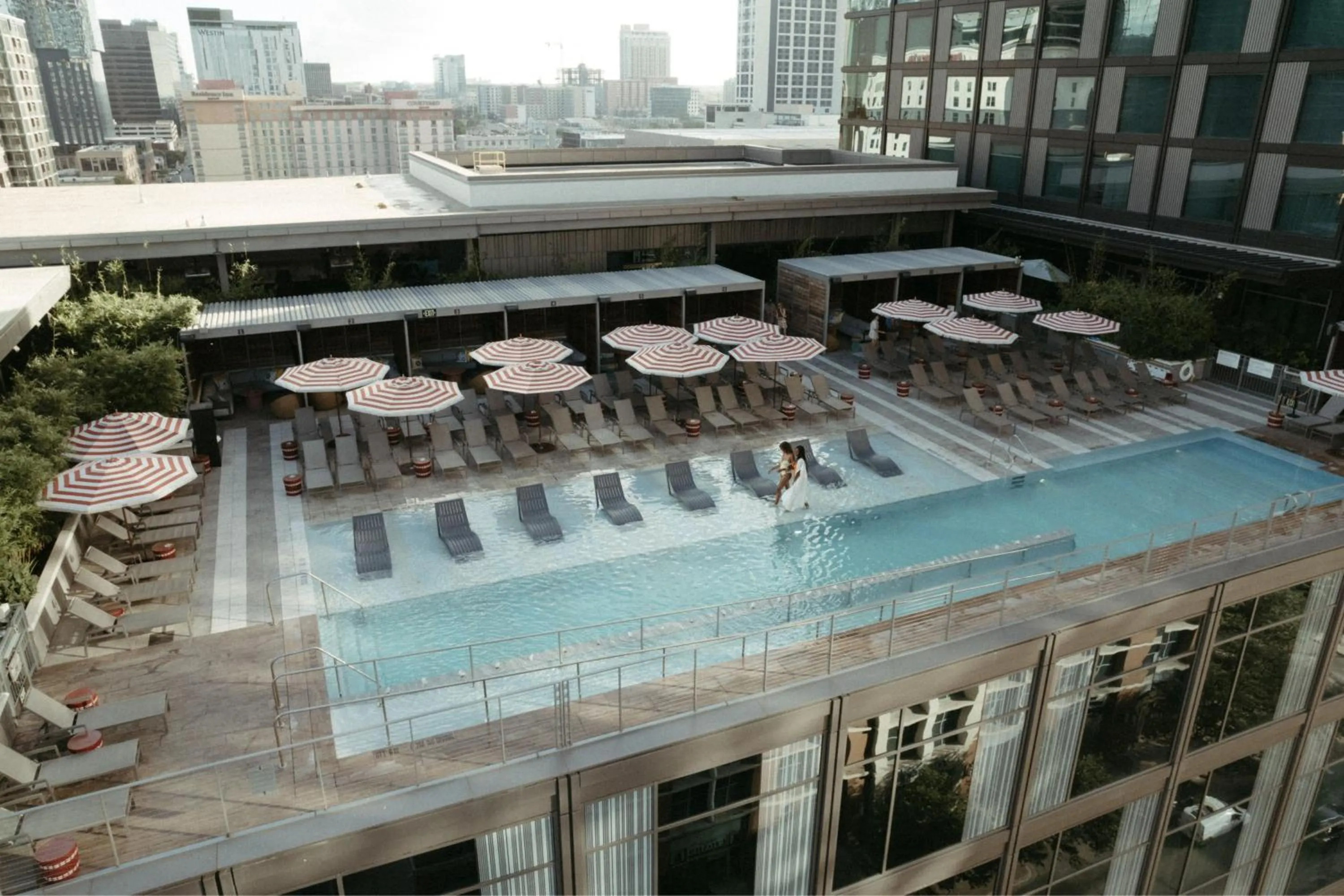 Swimming pool in Austin Marriott Downtown