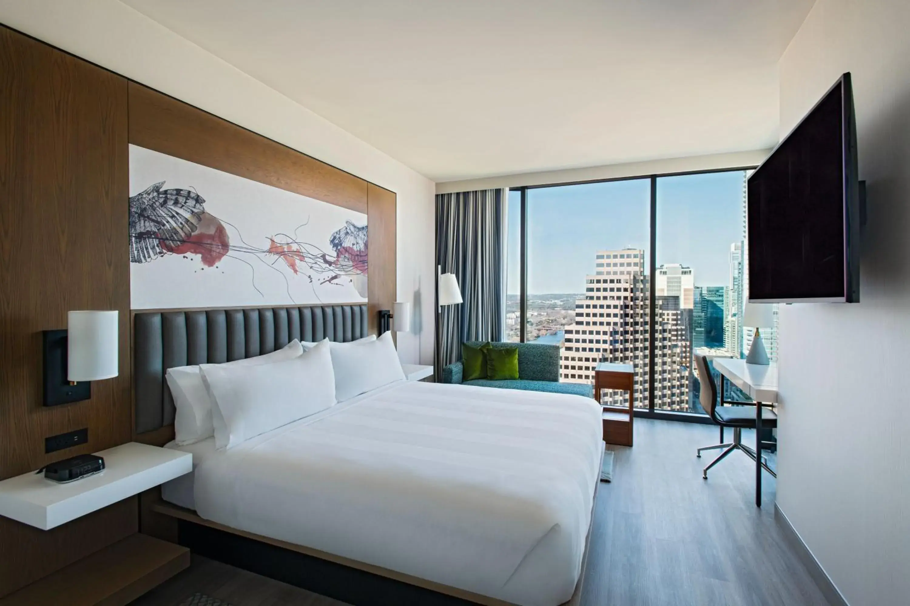 Corner King, Guest room, 1 King, Corner room in Austin Marriott Downtown Corner King, Guest room, 1 King, Corner room in Austin Marriott Downtown