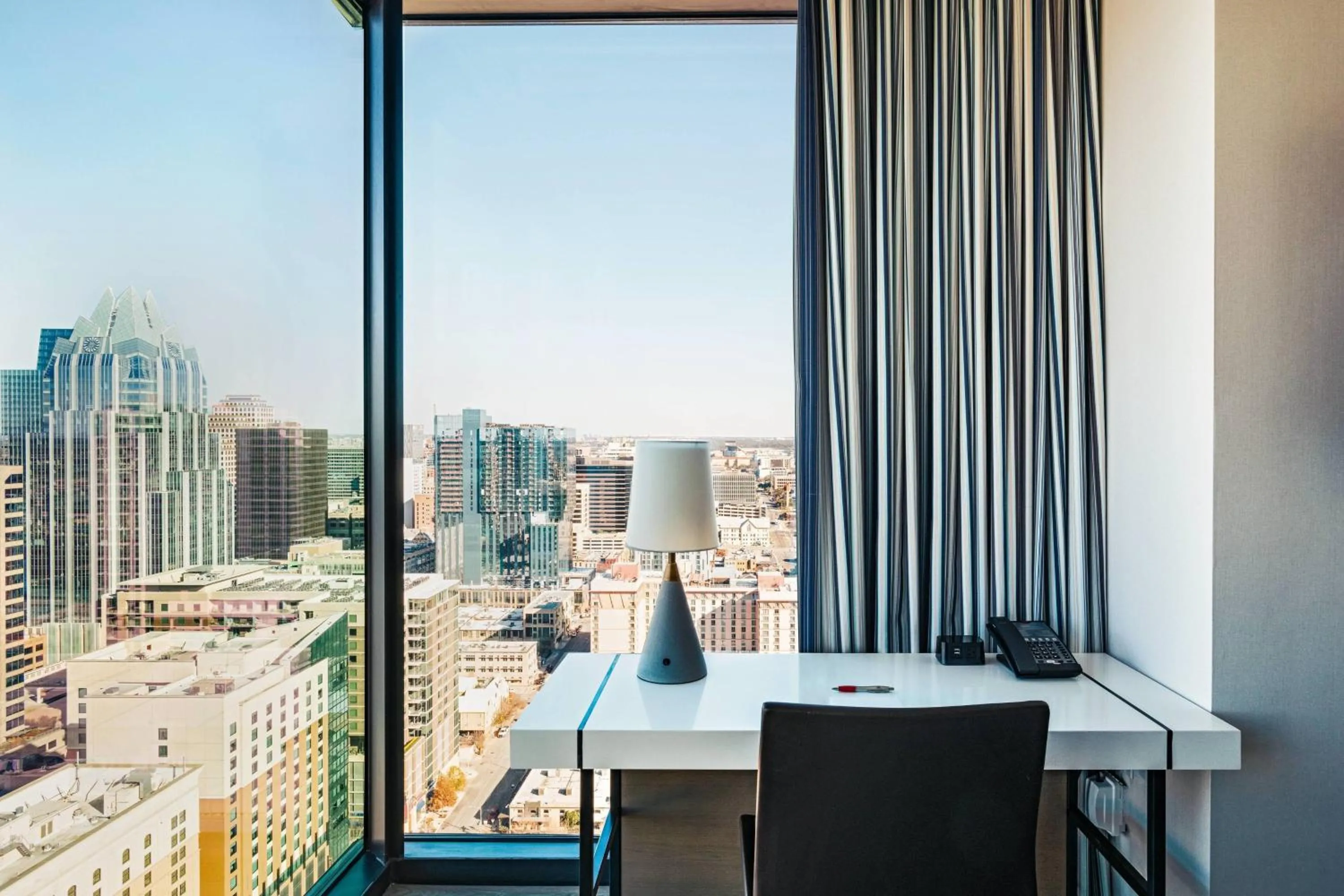 Photo of the whole room in Austin Marriott Downtown