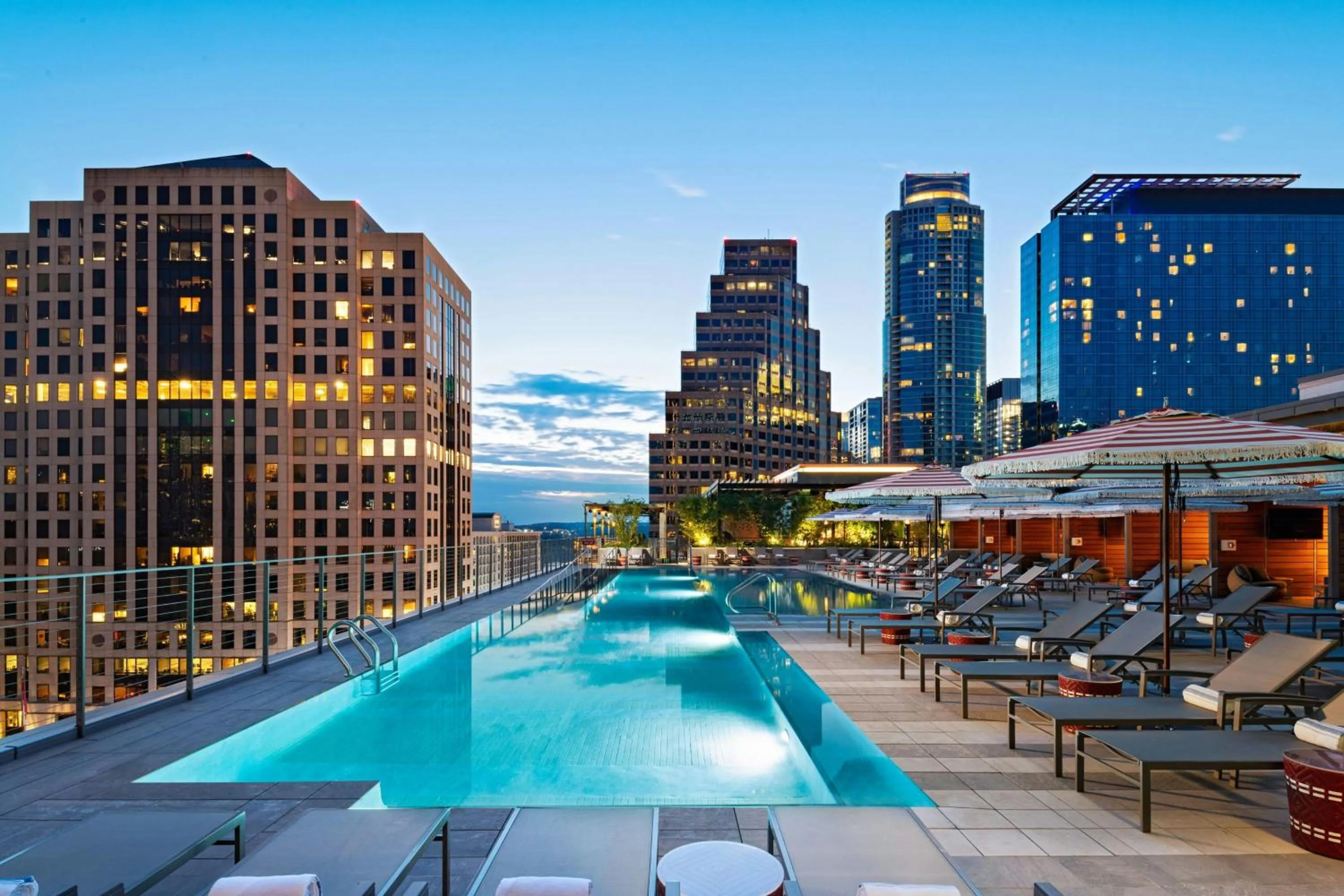 Swimming pool in Austin Marriott Downtown