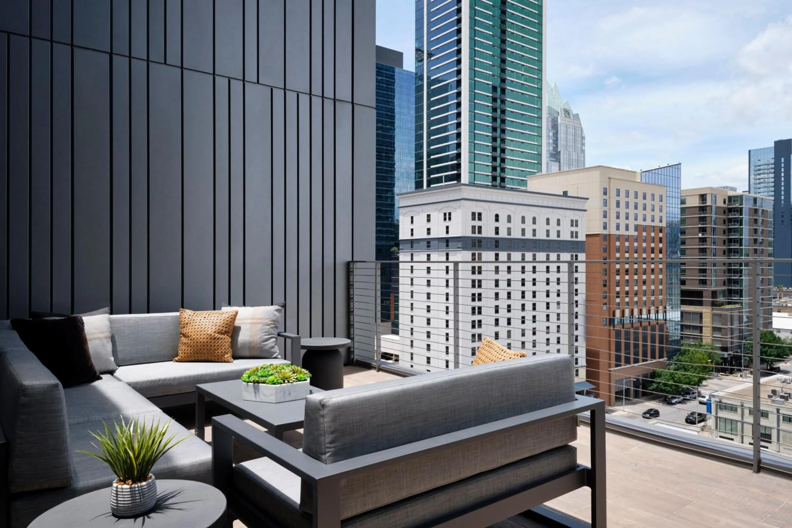 Photo of the whole room in Austin Marriott Downtown