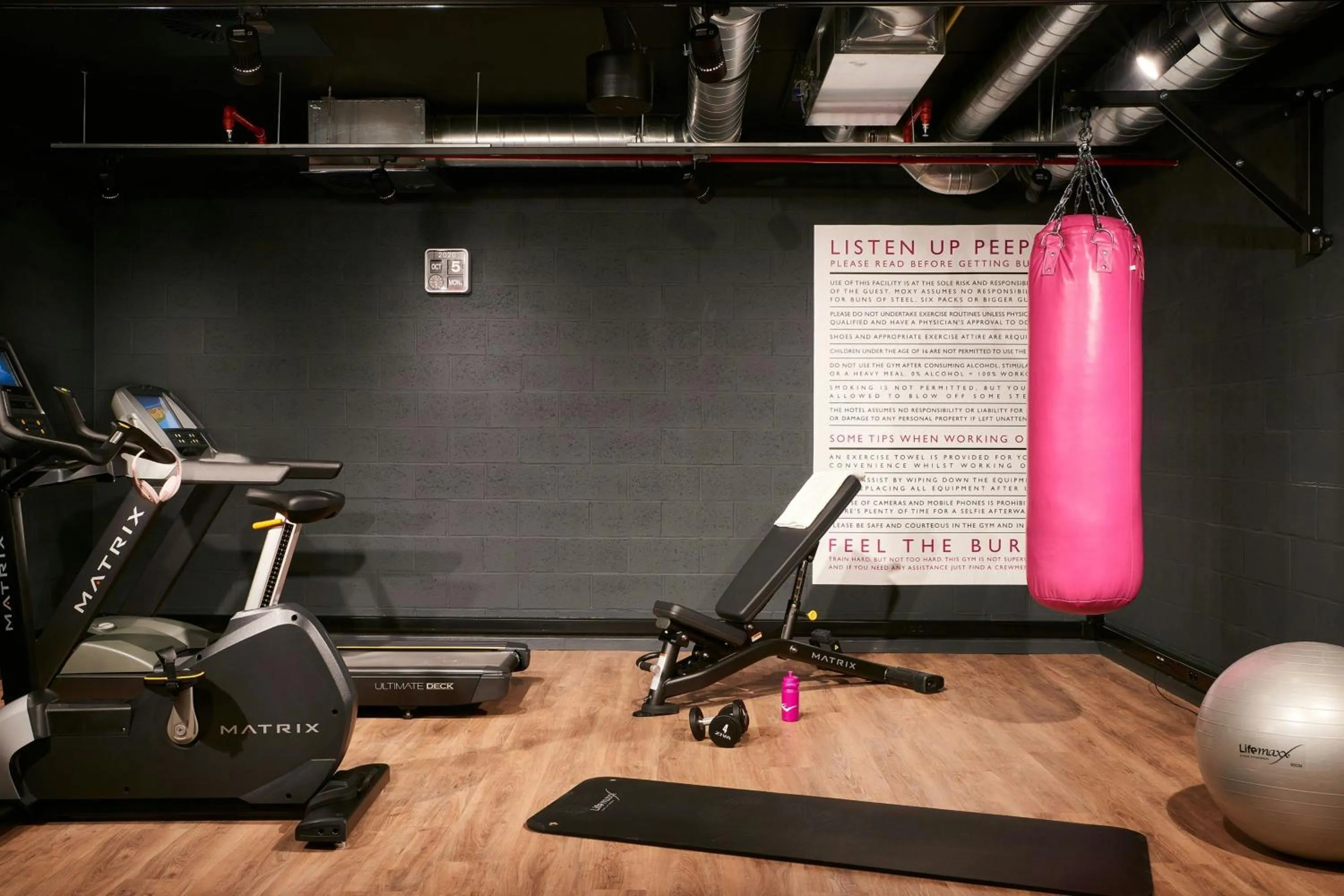 Fitness centre/facilities in Moxy Brussels City Center