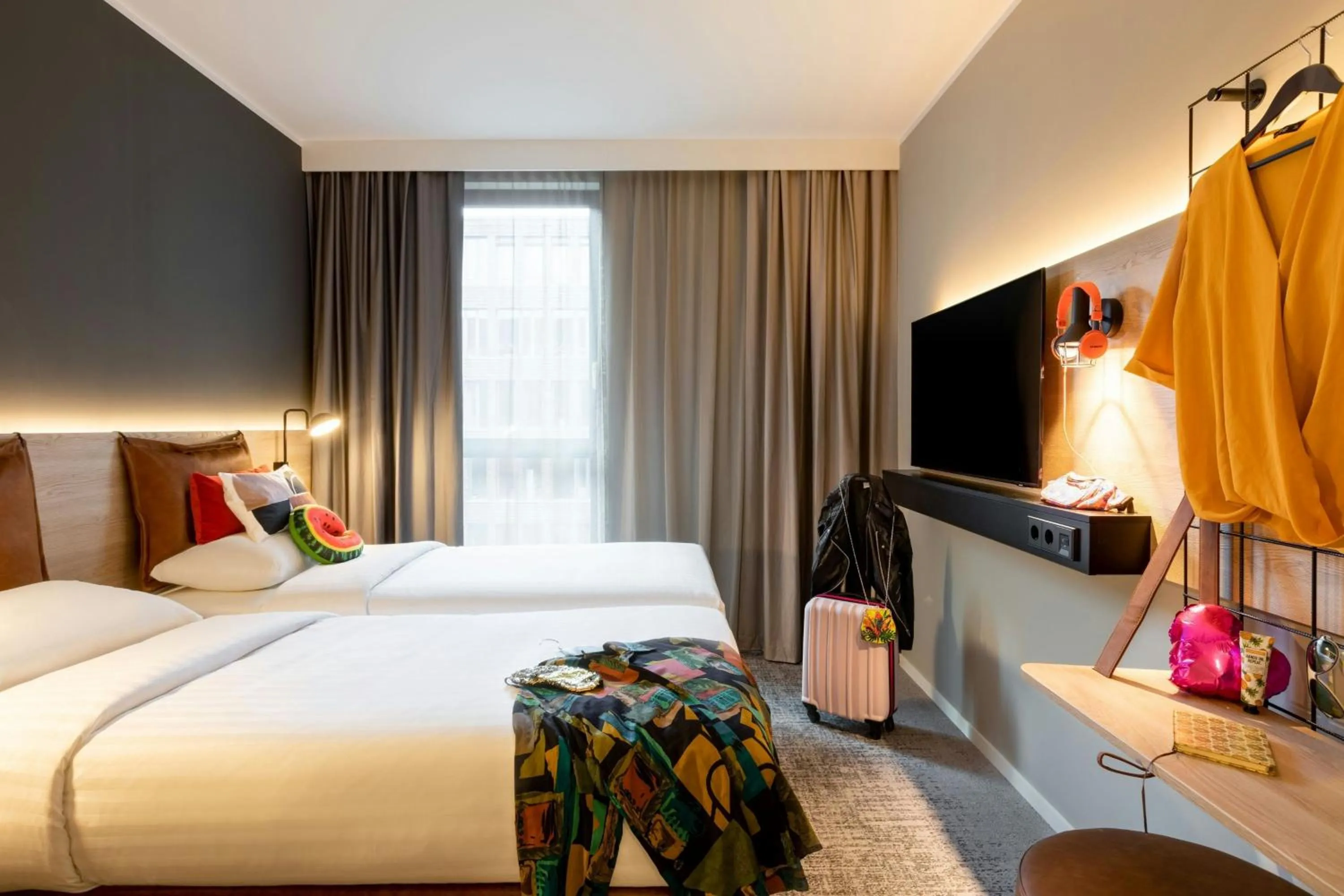 Photo of the whole room, Bed in Moxy Brussels City Center