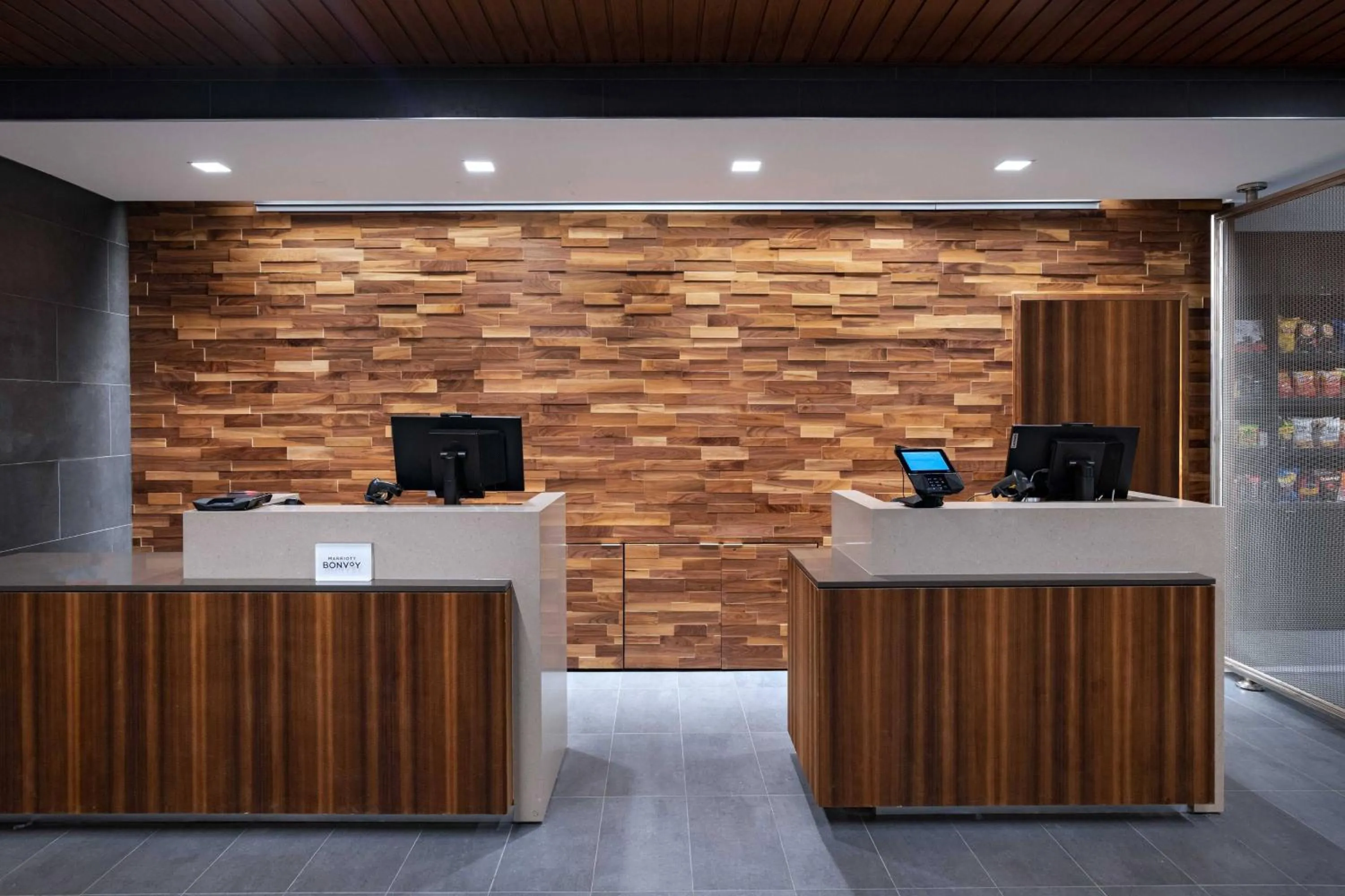 Lobby or reception in Courtyard Dallas Grand Prairie