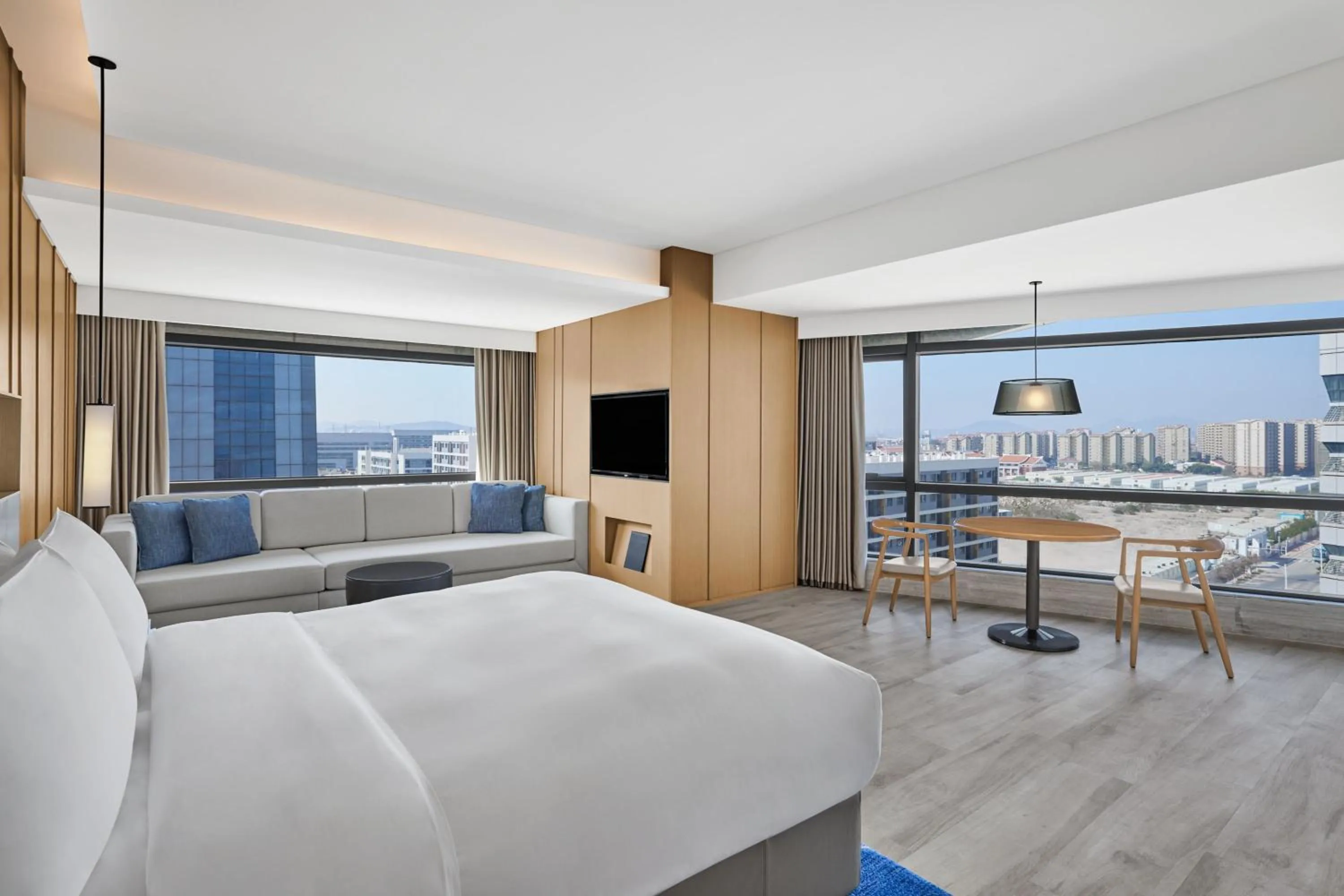 Photo of the whole room, Bed in Courtyard by Marriott Xiamen