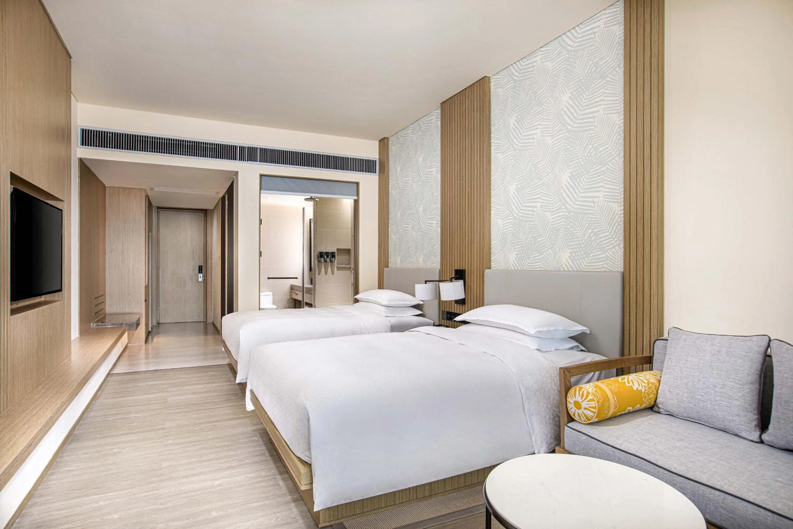 Photo of the whole room, Bed in Four Points by Sheraton Wuchuan, Loong Bay