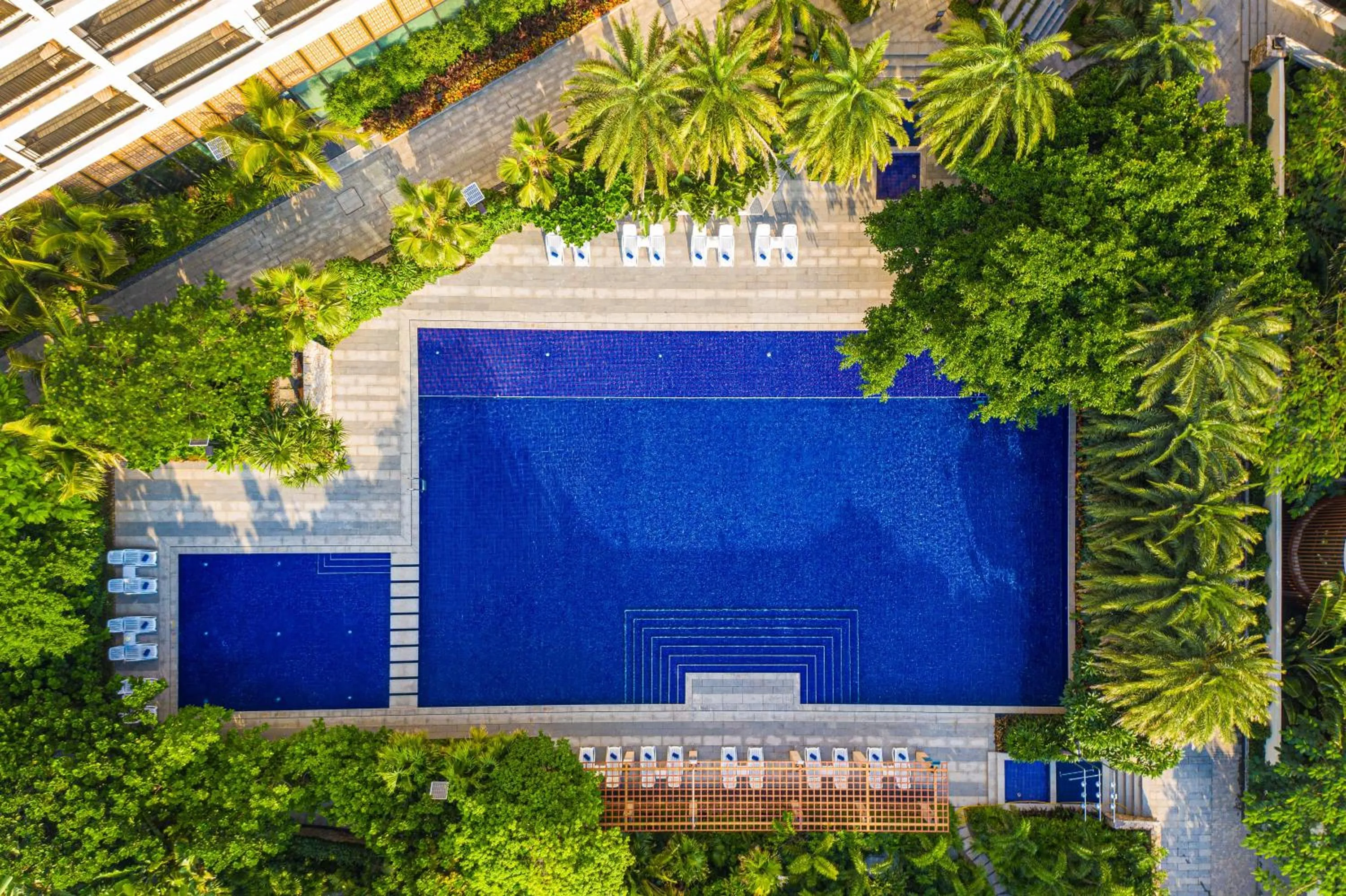 Swimming pool in Four Points by Sheraton Wuchuan, Loong Bay