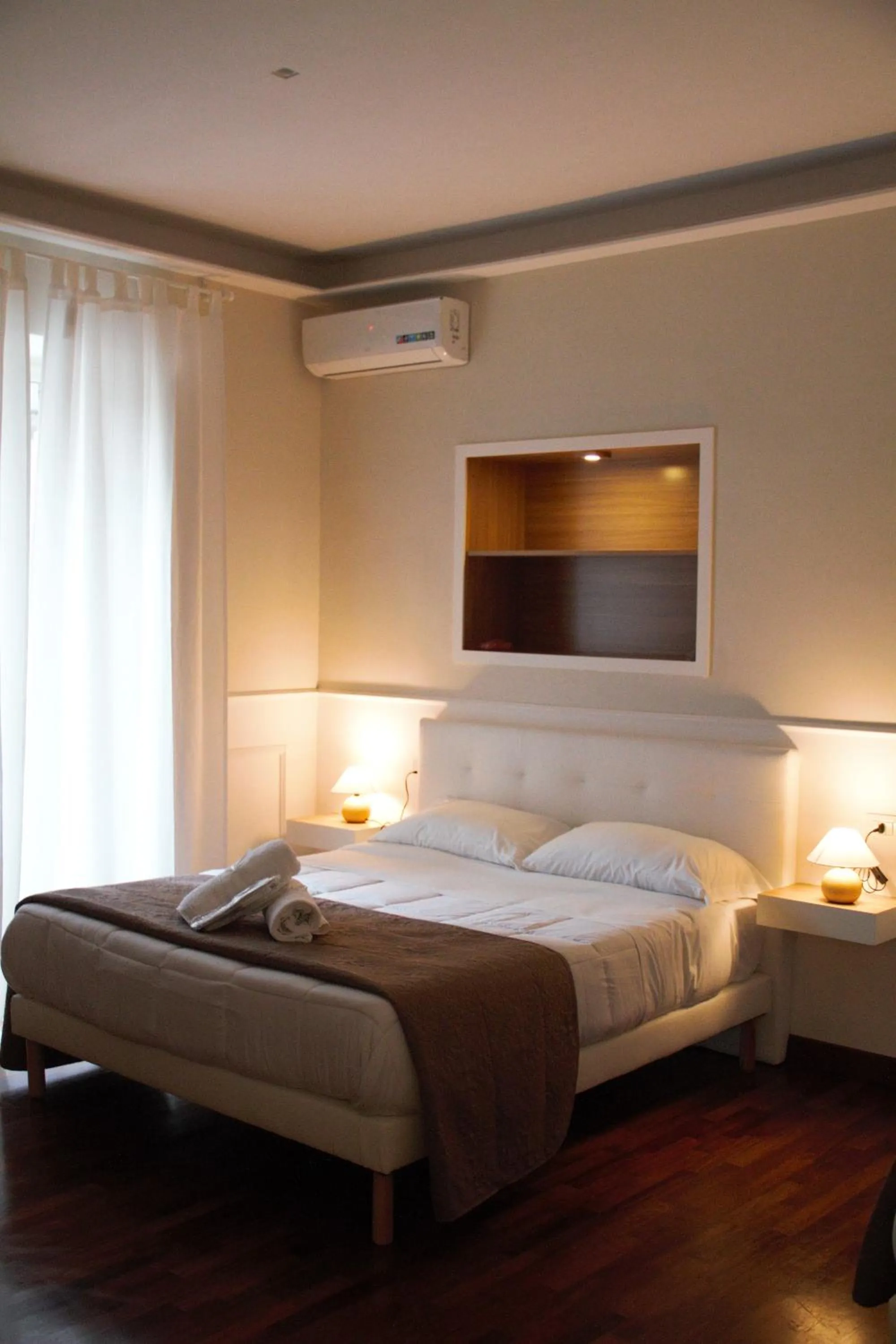 Photo of the whole room, Bed in MAMO al Museo