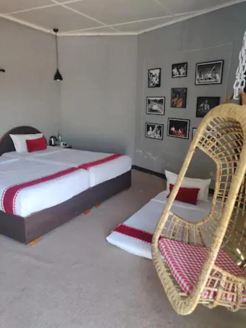 Photo of the whole room, Bed in Woodstock Resort