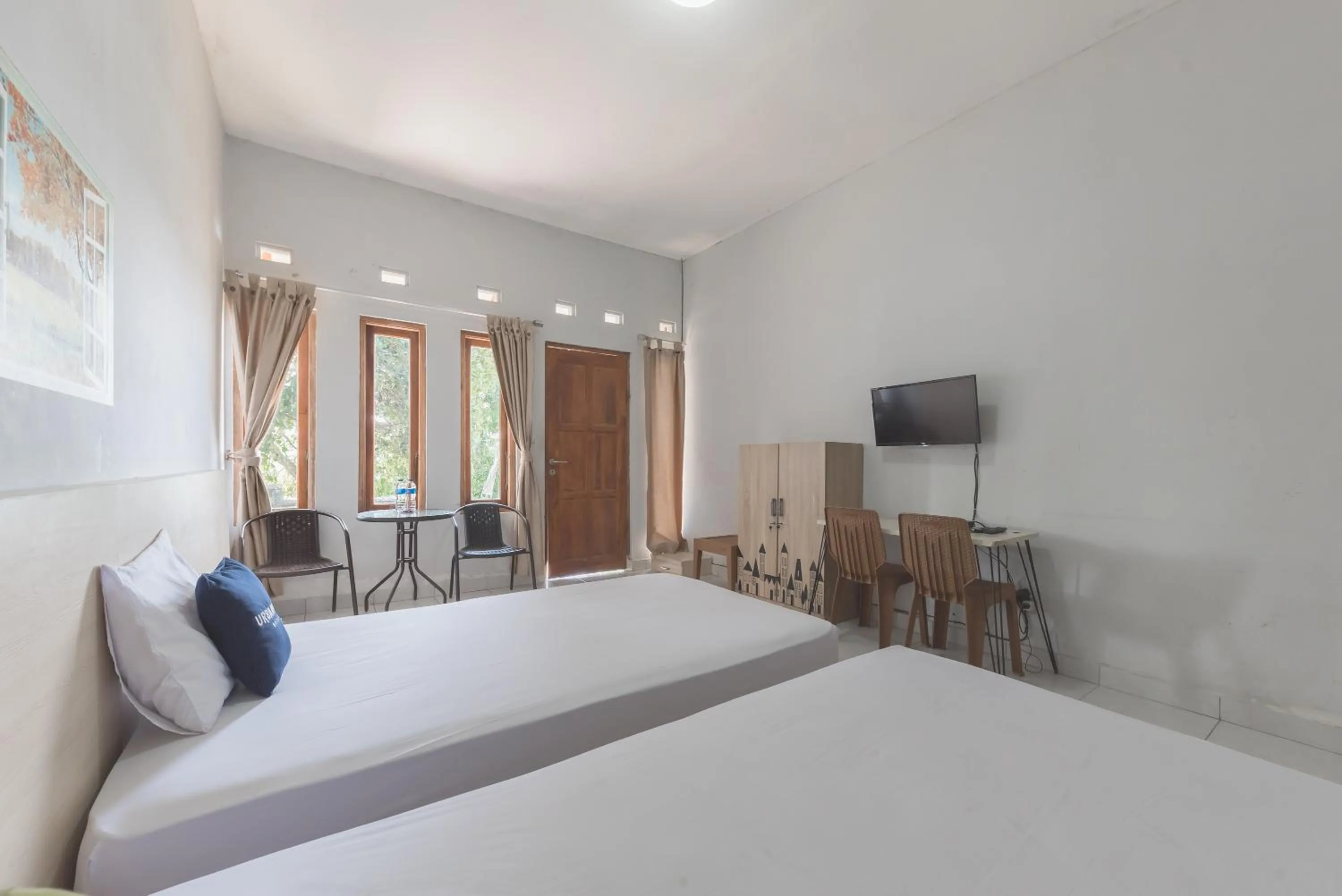 Bedroom, Bed in Urbanview Hotel D'Pineapple Villa Ciater by RedDoorz