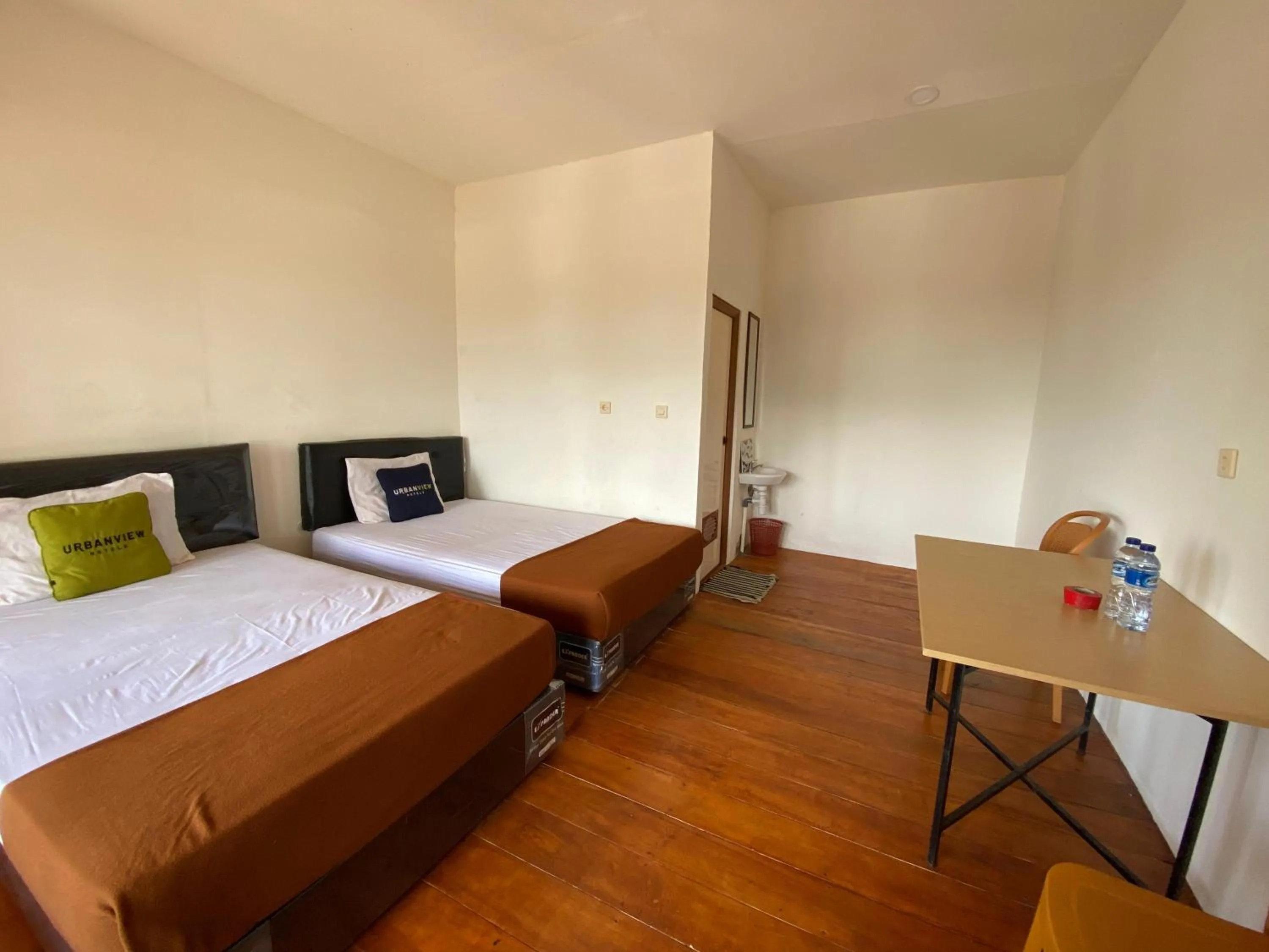 Bedroom, Bed in Urbanview Hotel D'Pineapple Villa Ciater by RedDoorz