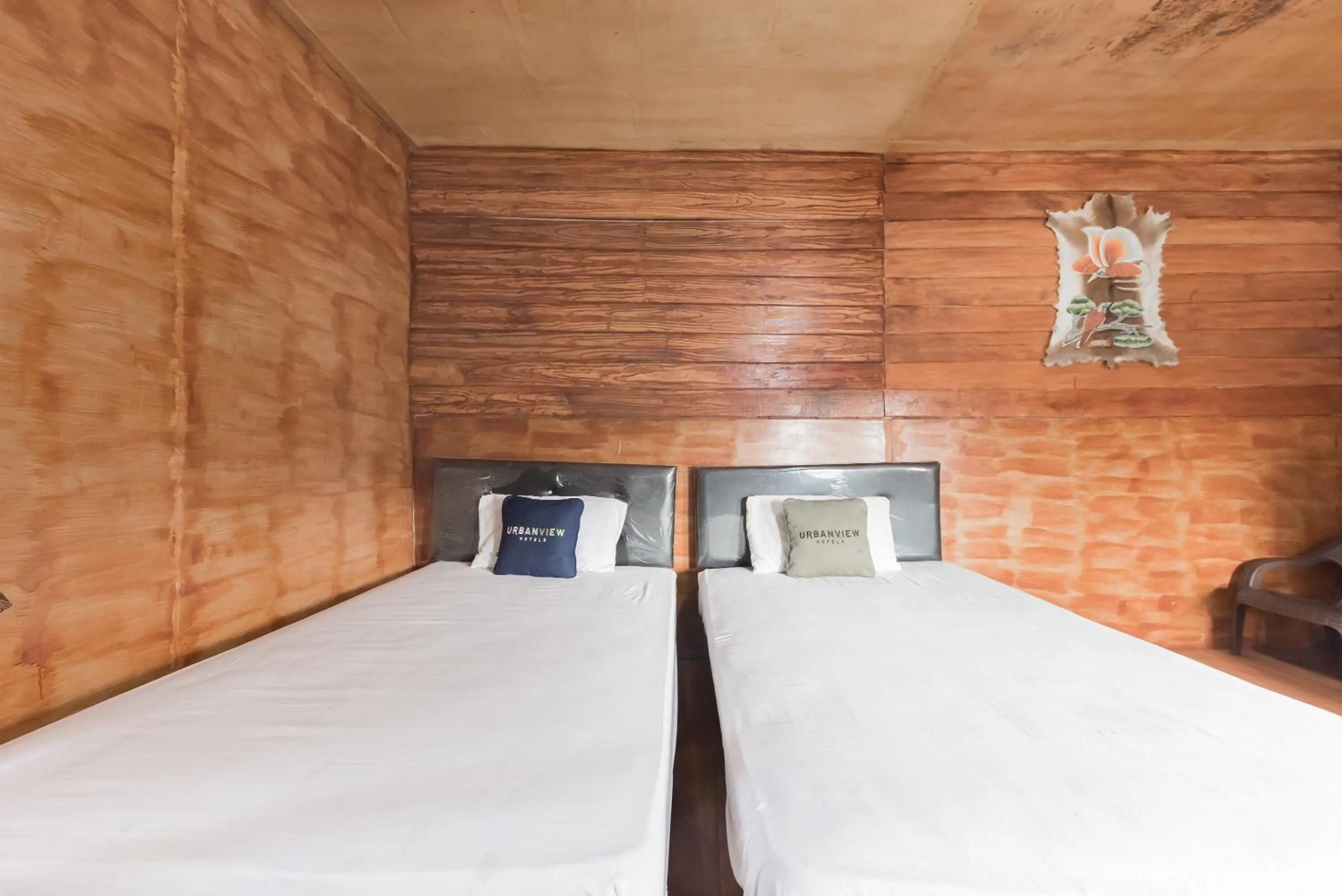 Bedroom, Bed in Urbanview Hotel D'Pineapple Villa Ciater by RedDoorz