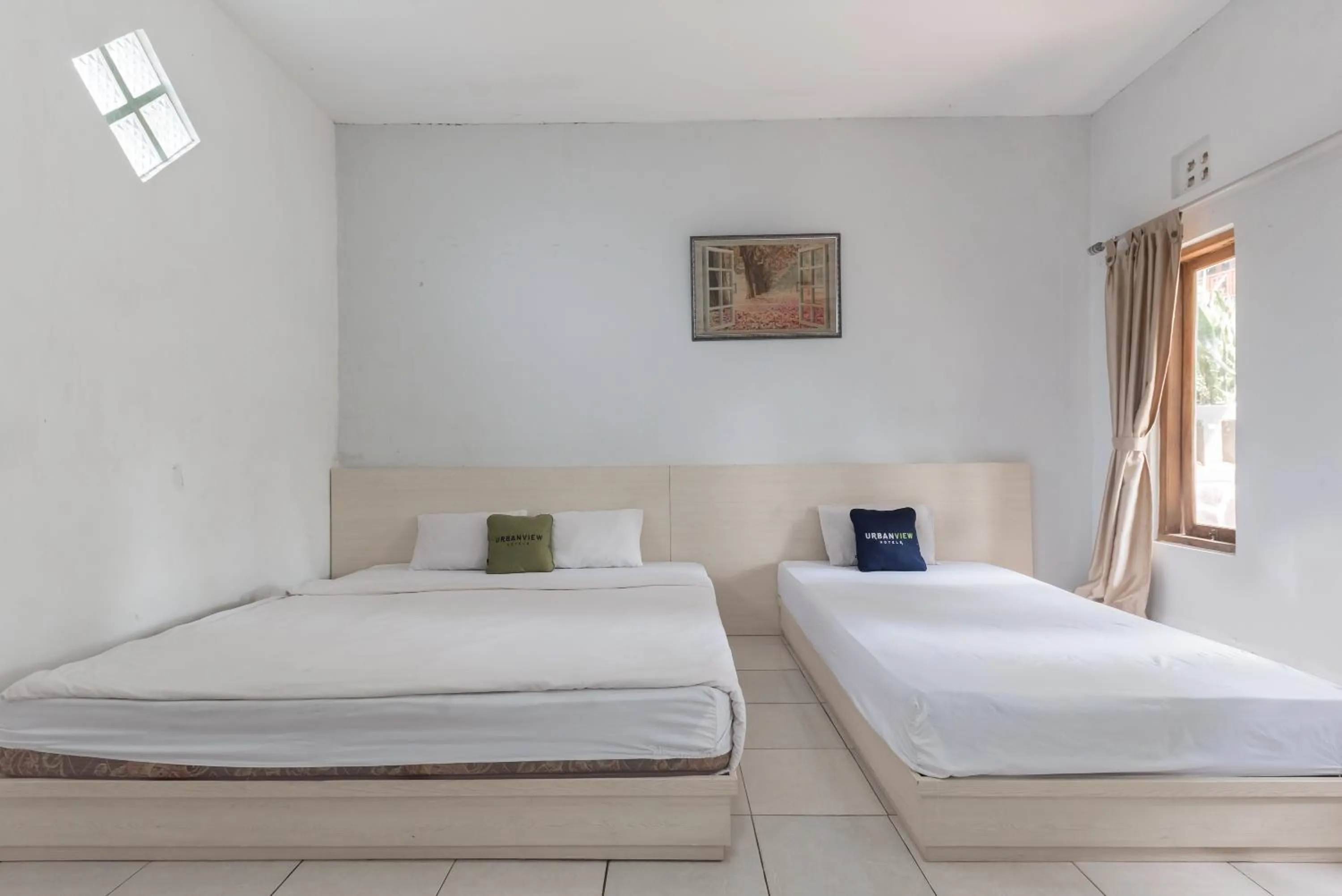 Bedroom, Bed in Urbanview Hotel D'Pineapple Villa Ciater by RedDoorz