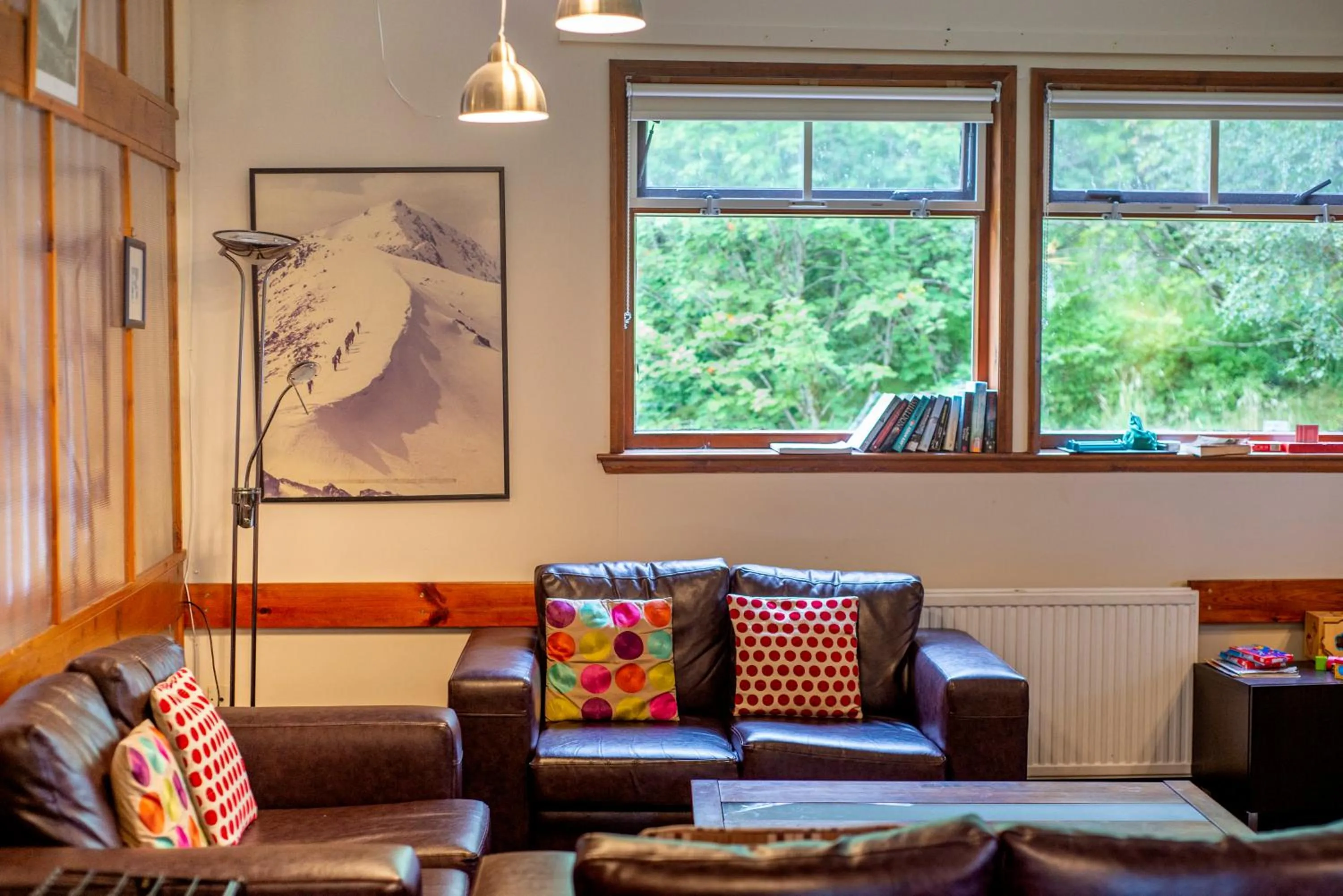 Communal lounge/ TV room in Crianlarich Youth Hostel
