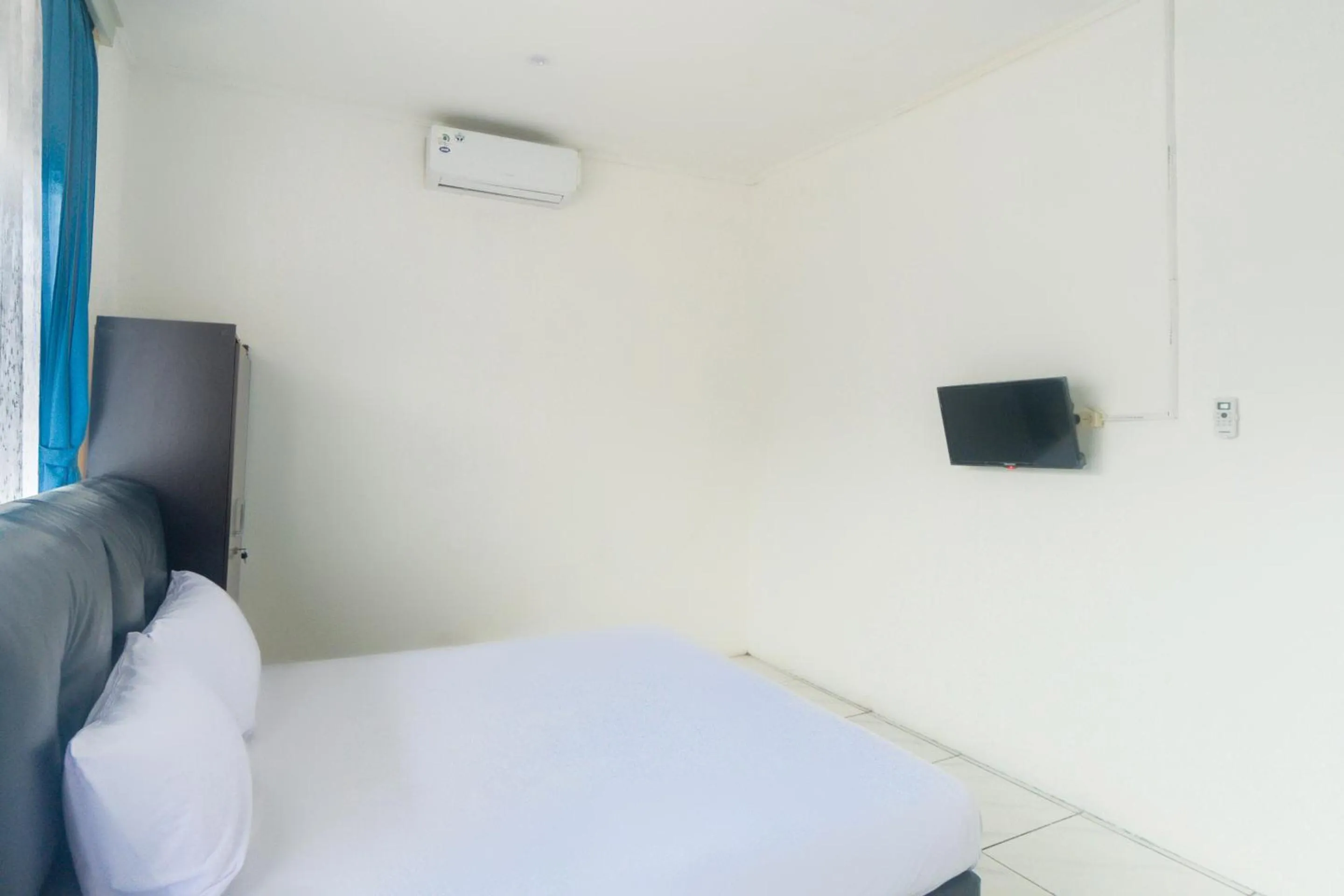Bedroom, Bed in OYO Life 3055 Rumah Enin