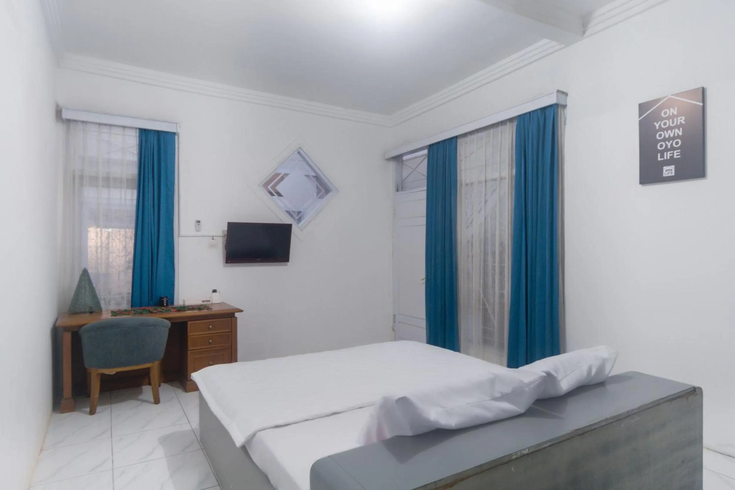 Photo of the whole room in OYO Life 3055 Rumah Enin