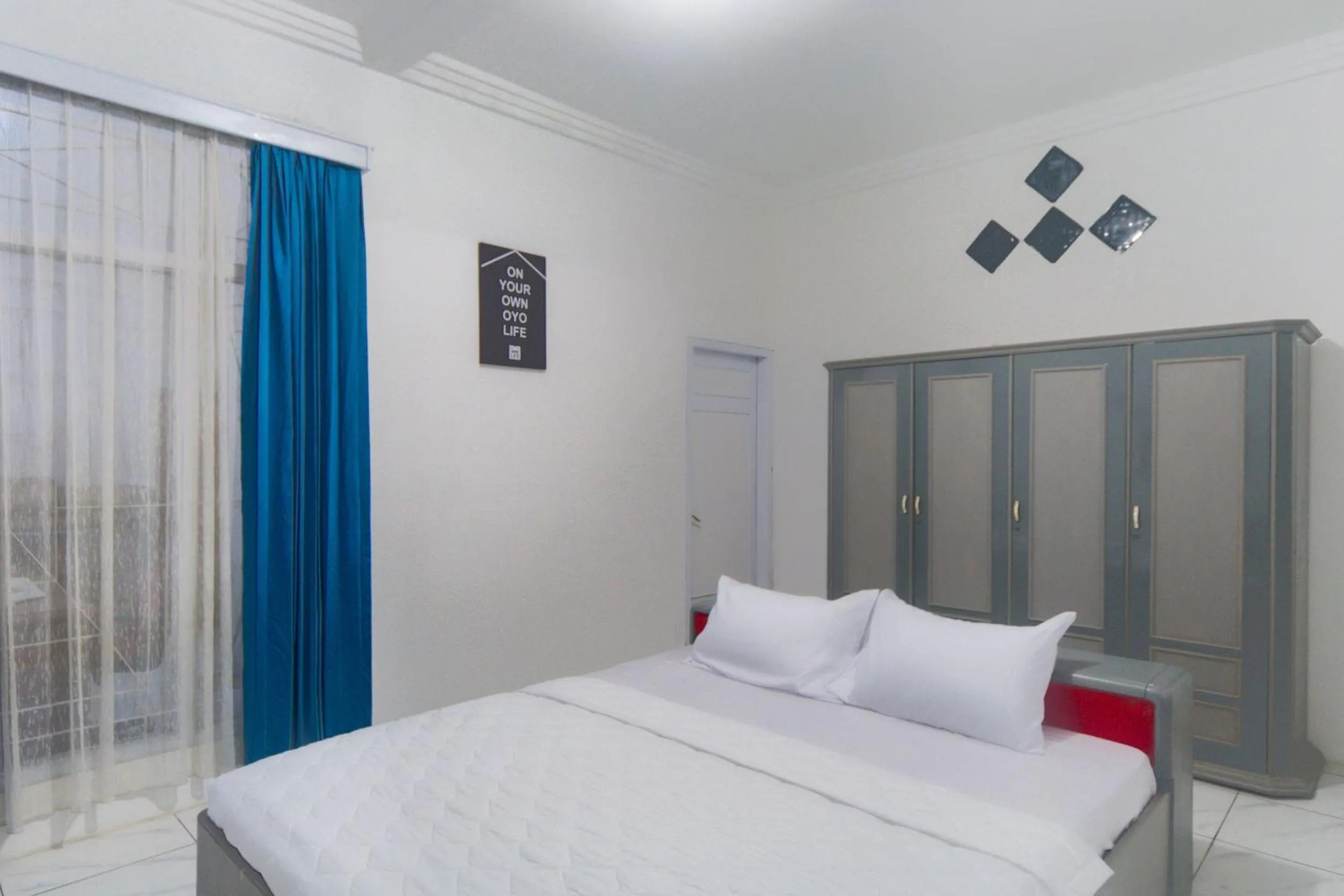 Photo of the whole room in OYO Life 3055 Rumah Enin