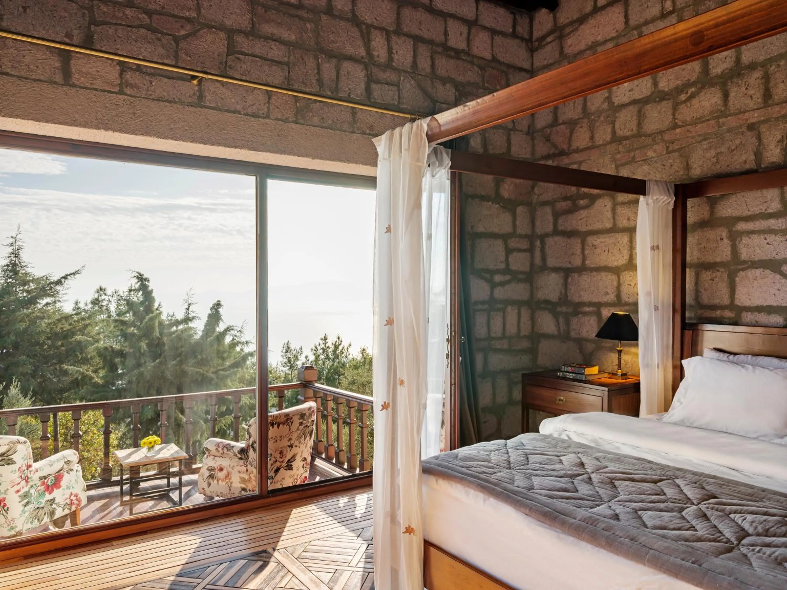 Balcony/Terrace, Bed in Simurg Inn