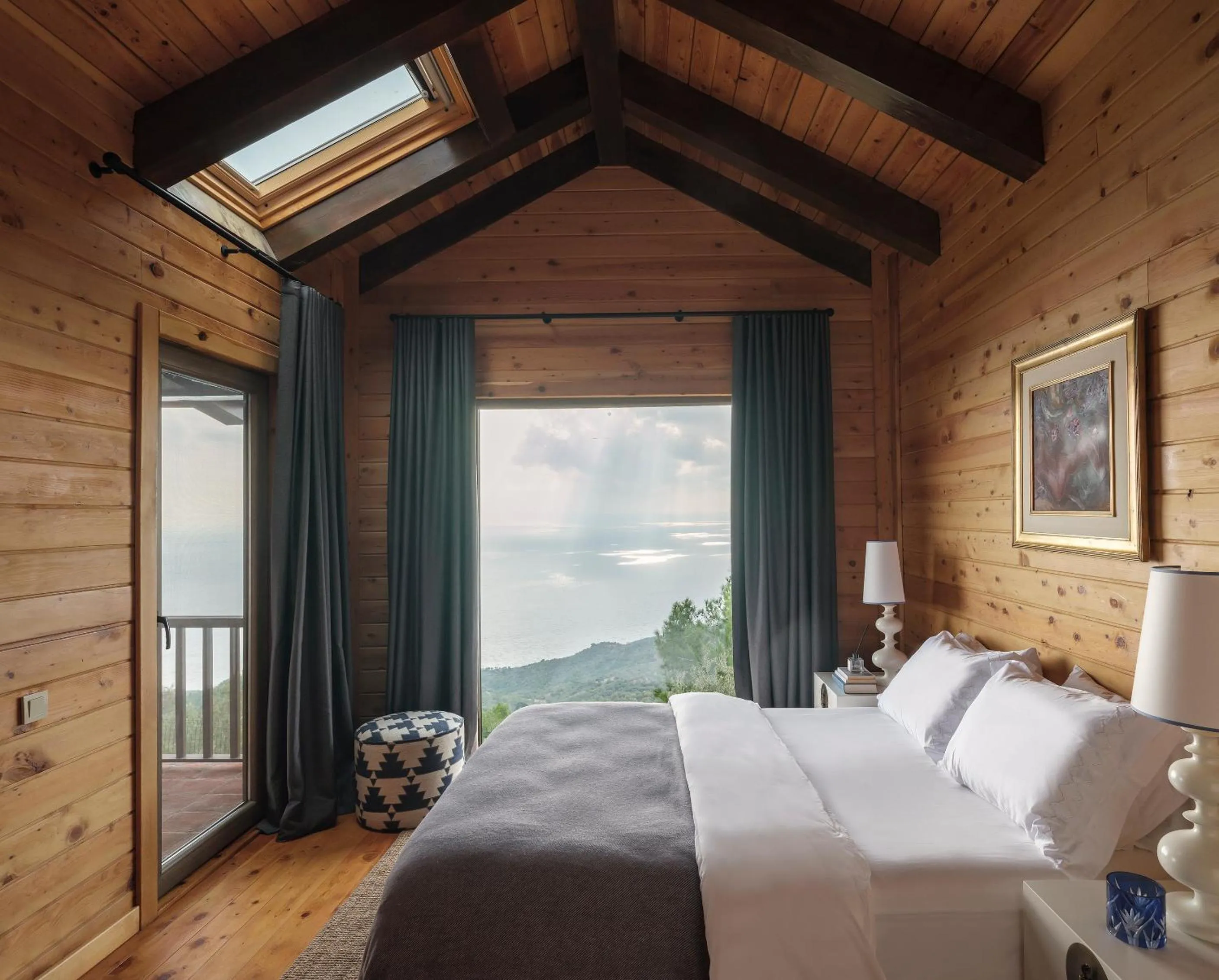 Photo of the whole room, Bed in Simurg Inn