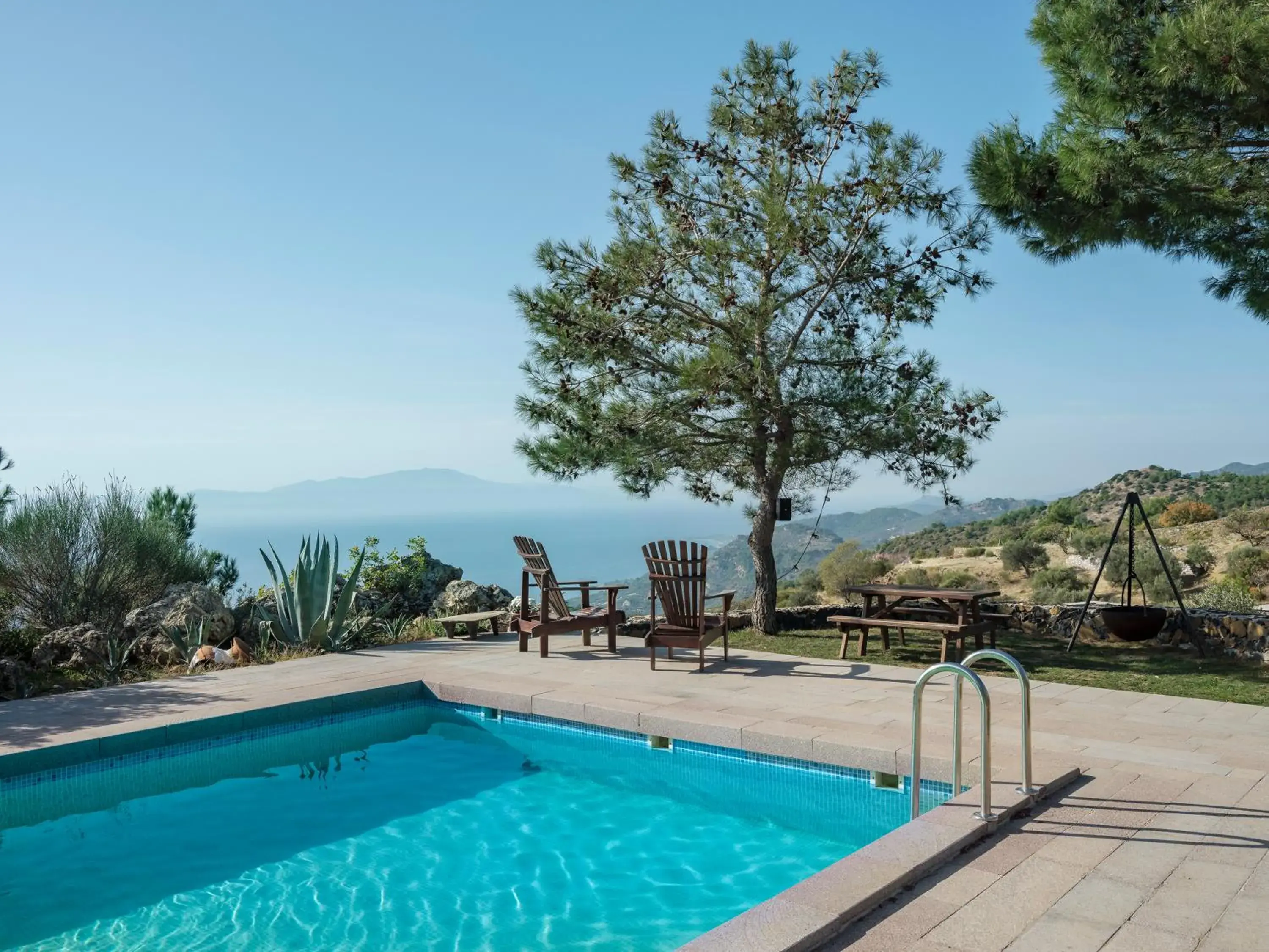 Swimming pool in Simurg Inn Swimming pool in Simurg Inn