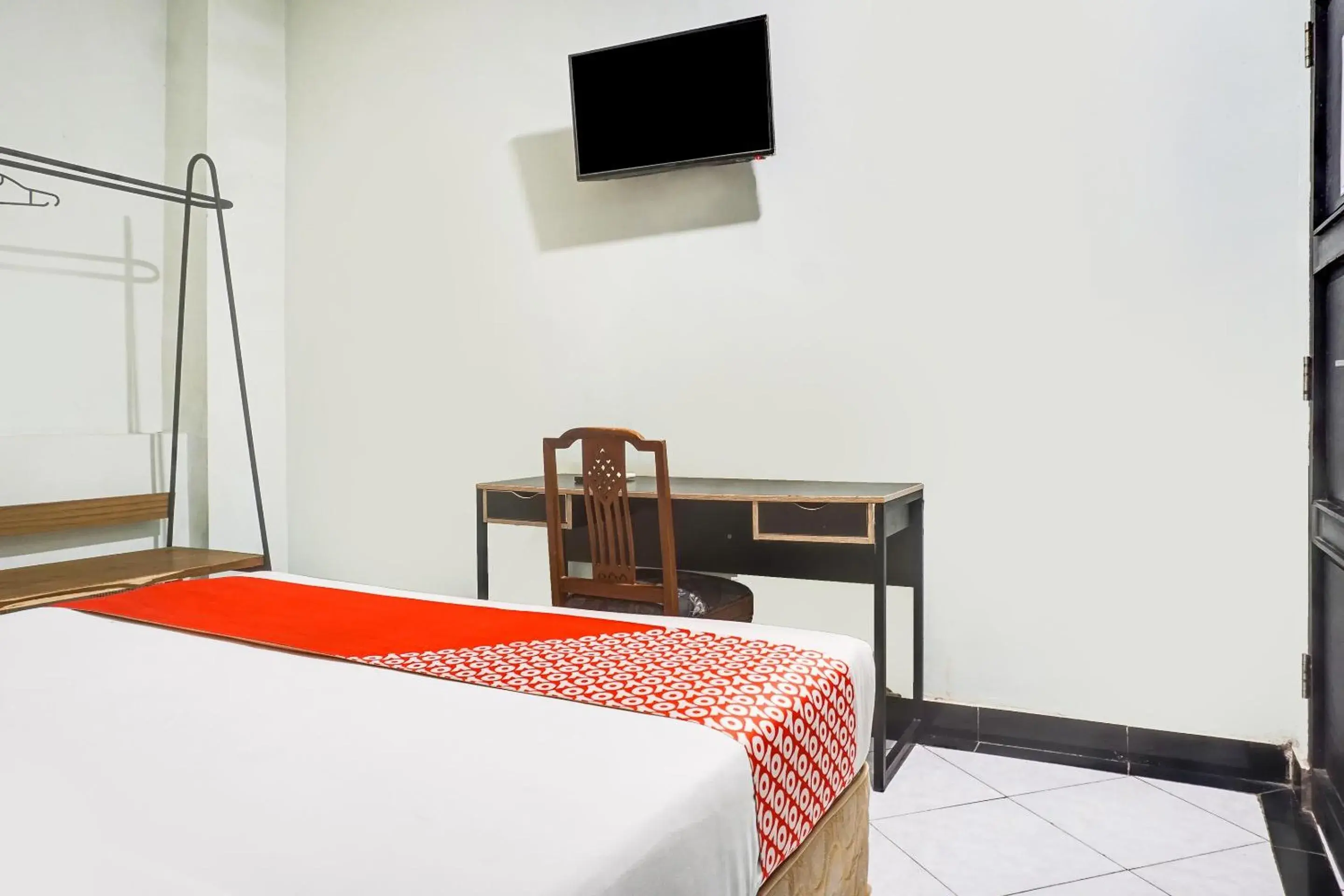 Bedroom, Bed in Hotel O Makassar near Mall Panakukkang formerly Sayang Home Stay Bedroom, Bed in Hotel O Makassar near Mall Panakukkang formerly Sayang Home Stay