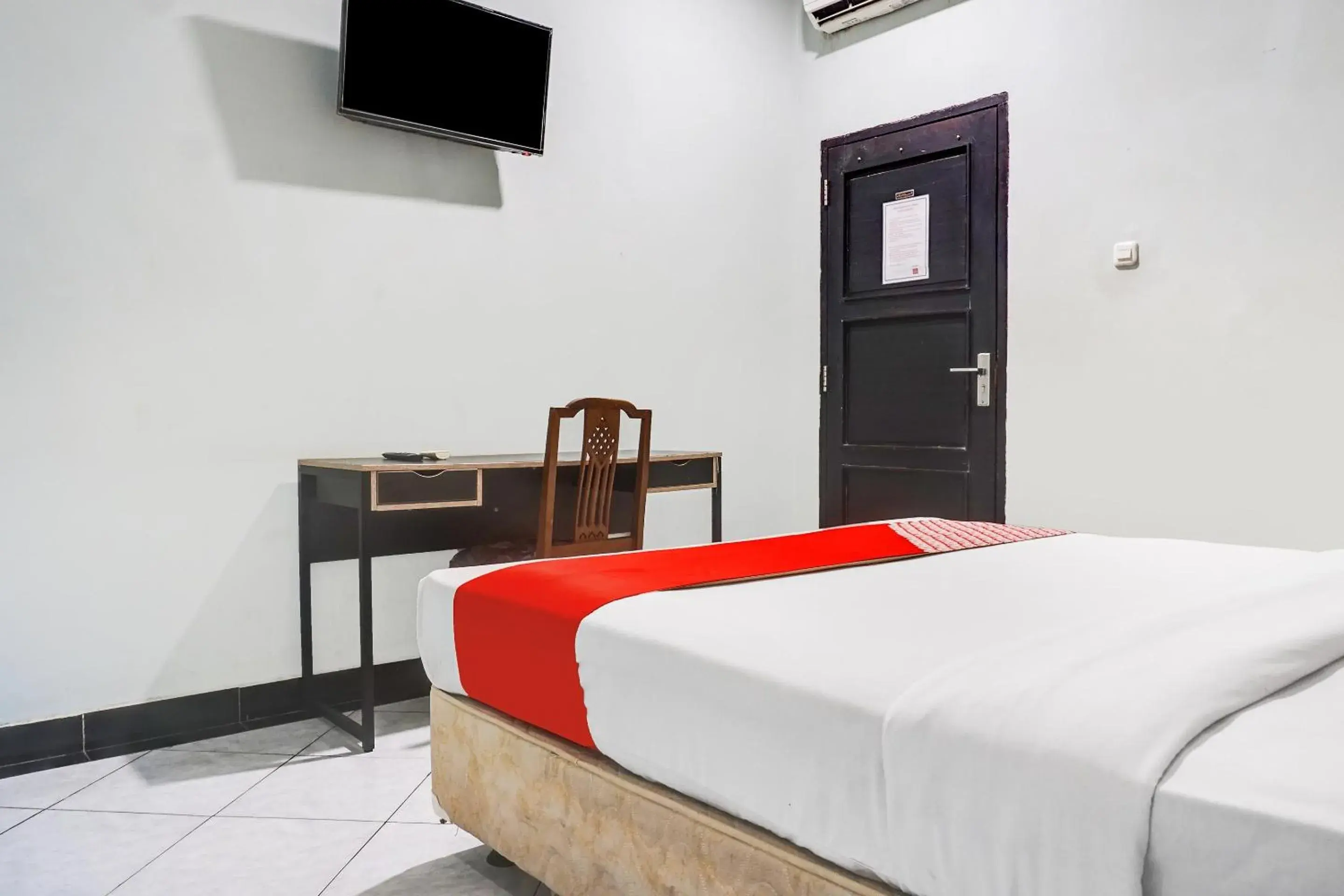 Bedroom, Bed in Hotel O Makassar near Mall Panakukkang formerly Sayang Home Stay Bedroom, Bed in Hotel O Makassar near Mall Panakukkang formerly Sayang Home Stay