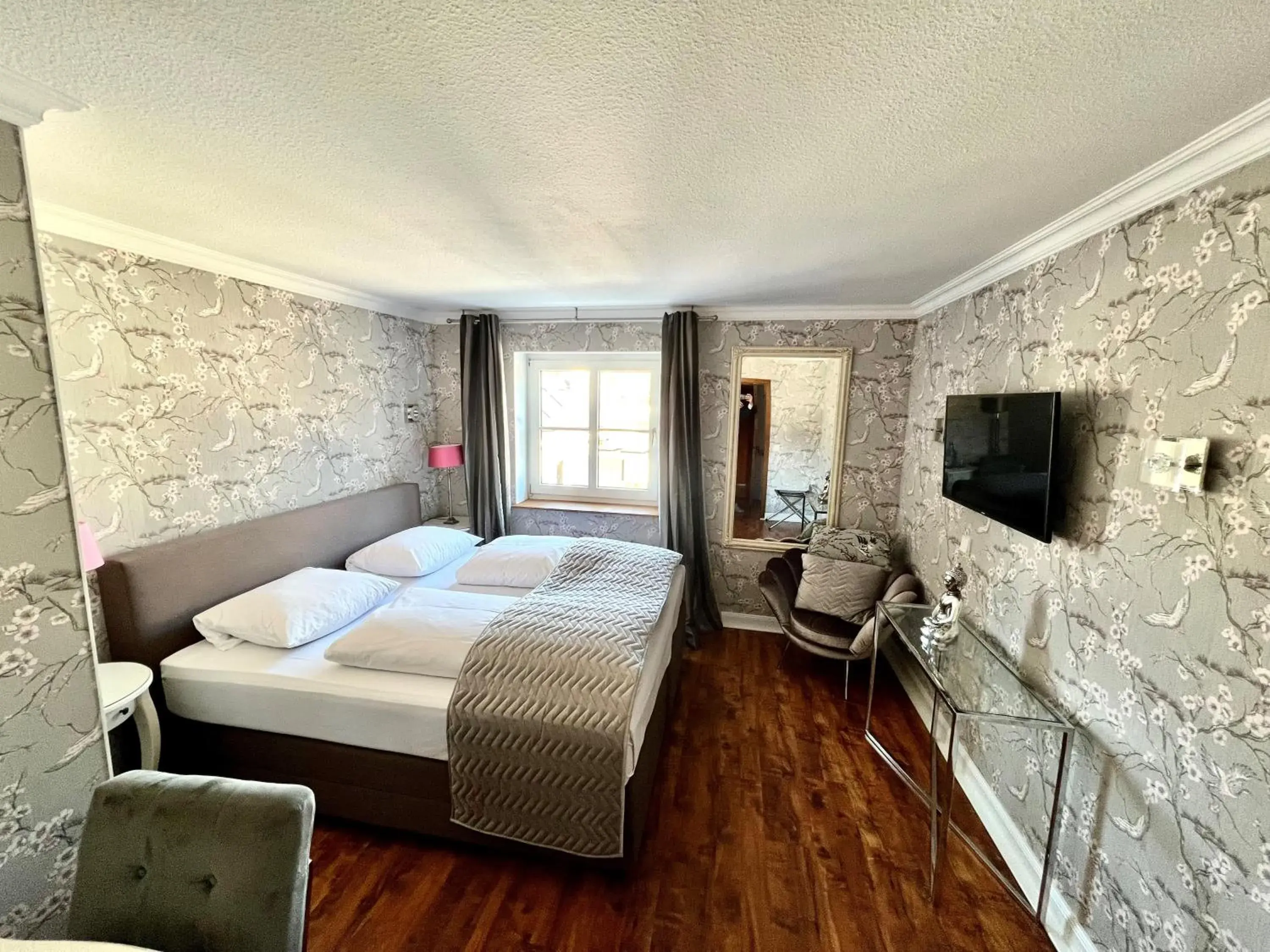 Photo of the whole room, Bed in Hotel Ashley's Garden Photo of the whole room, Bed in Hotel Ashley's Garden