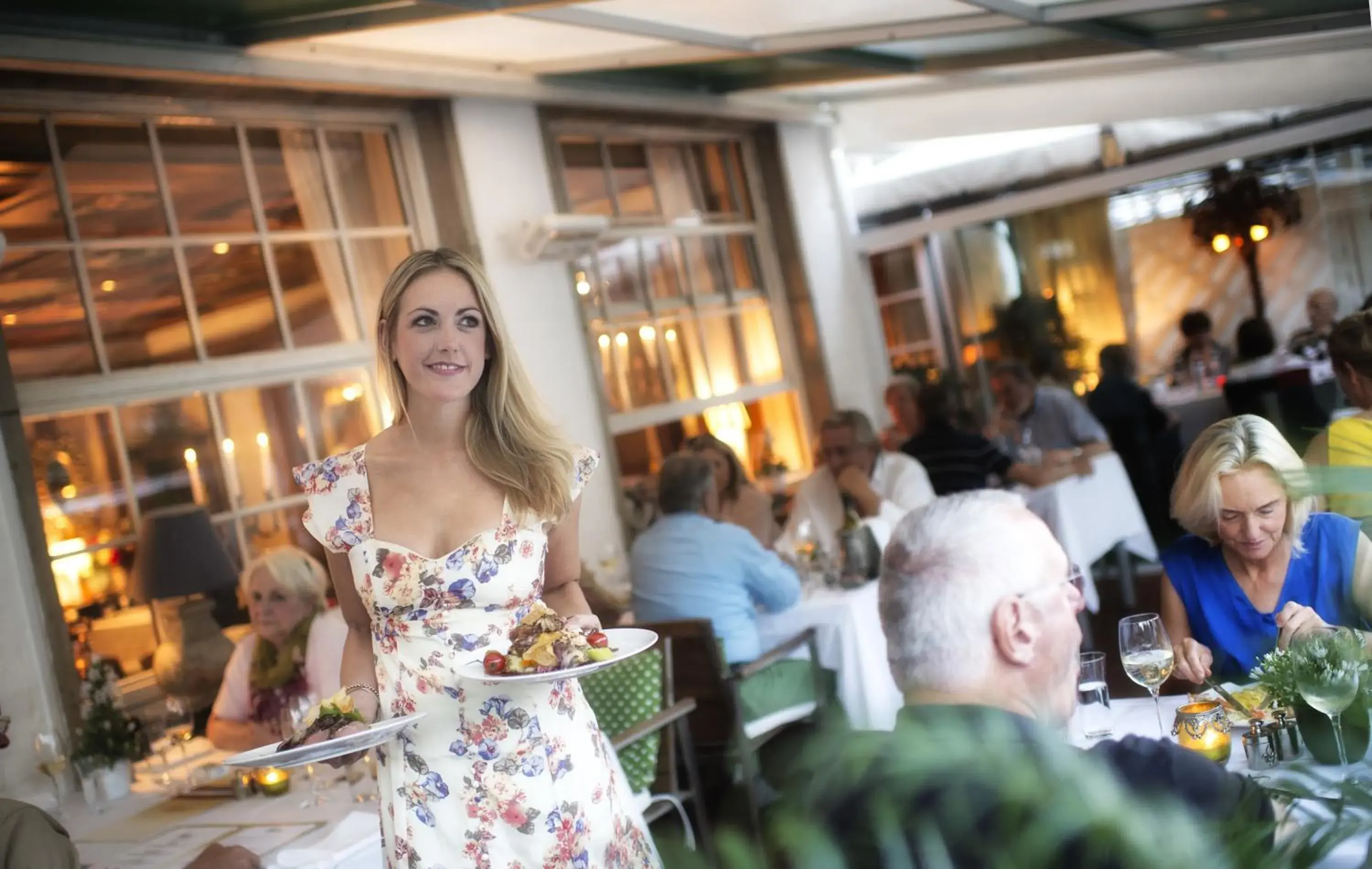 Restaurant/places to eat in Hotel Ashley's Garden Restaurant/places to eat in Hotel Ashley's Garden