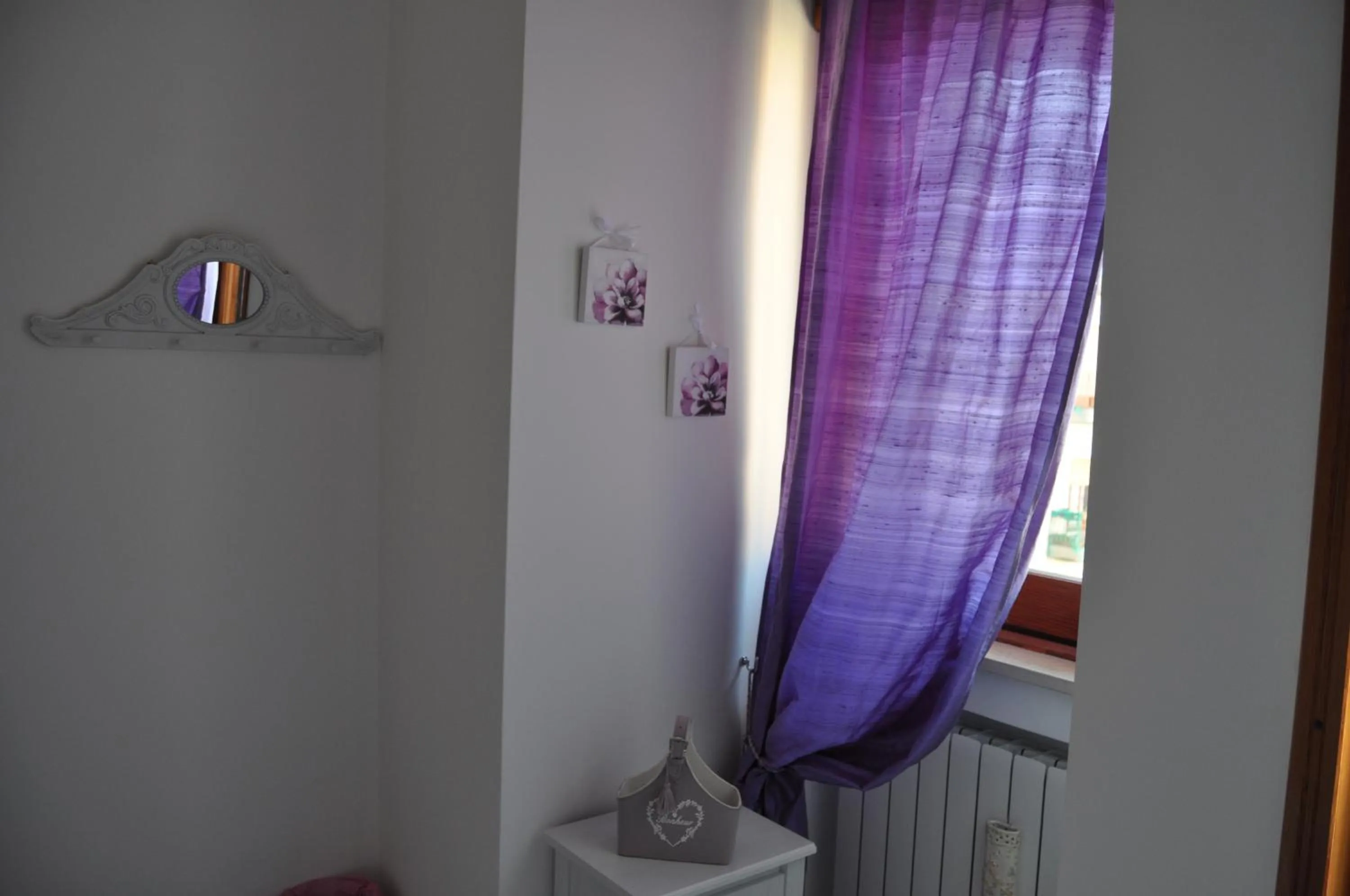 Decorative detail, Bed in I Citri