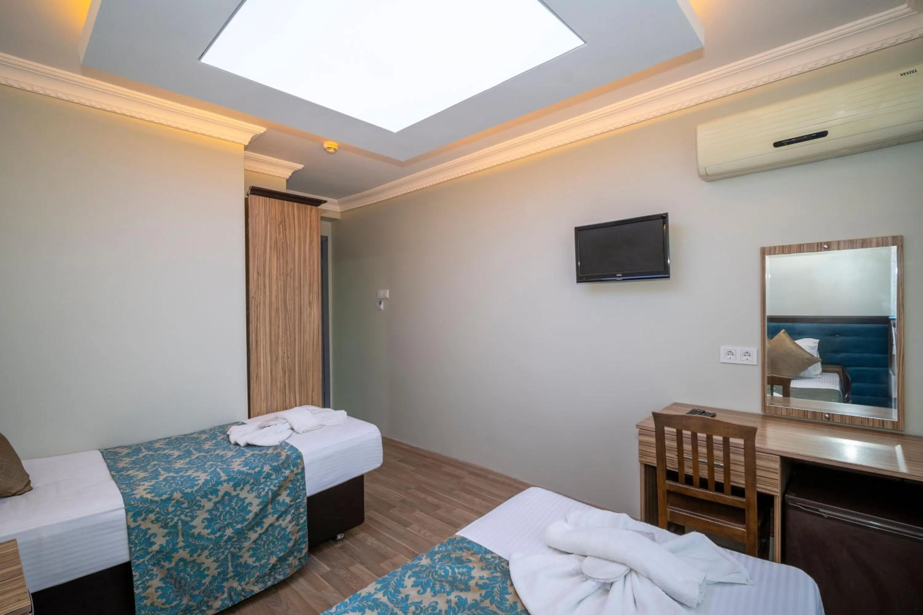 TV and multimedia, Bed in Hotel Simper