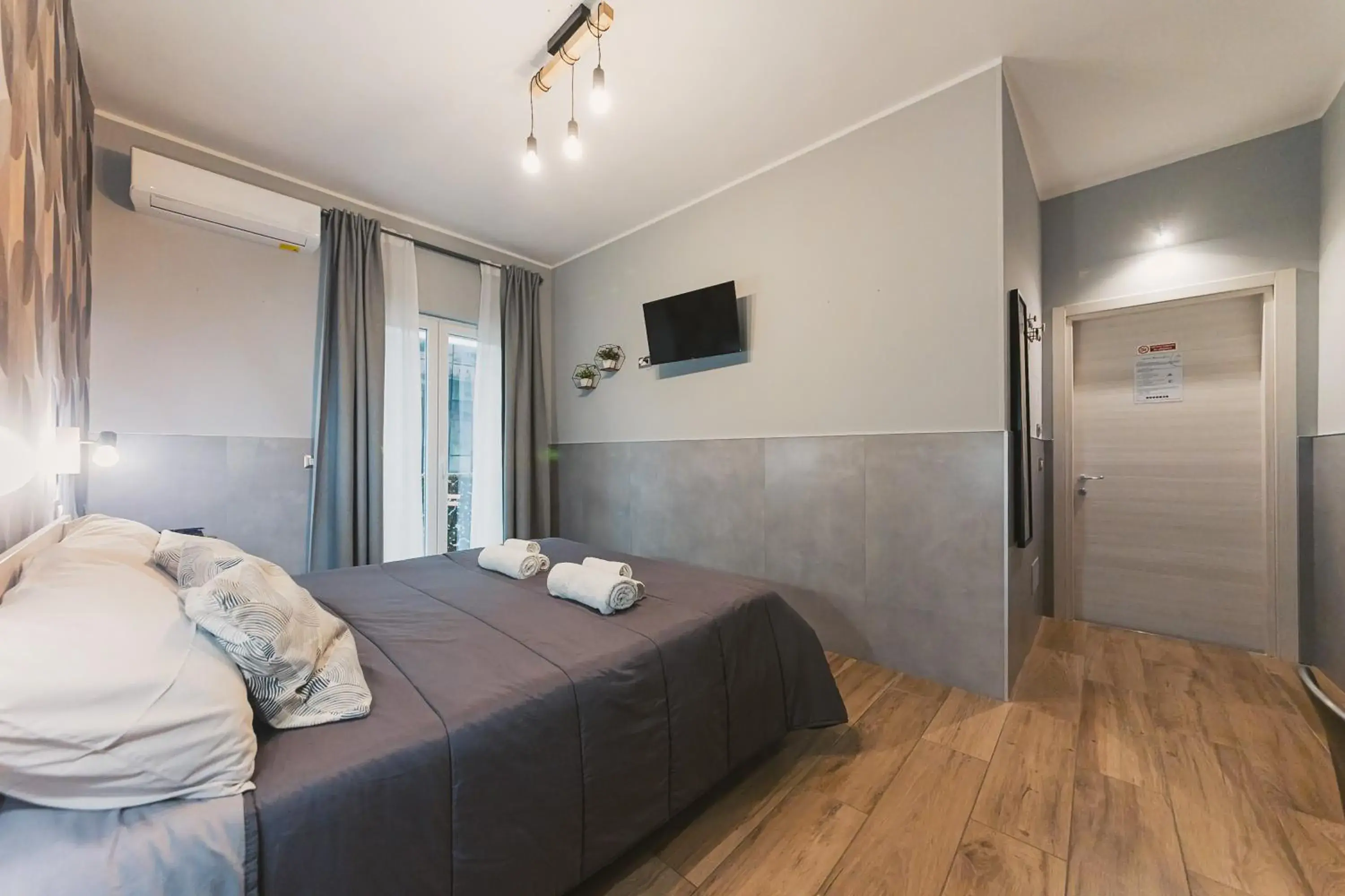 Double Room with Balcony in Apulia Rooms Bari Double Room with Balcony in Apulia Rooms Bari