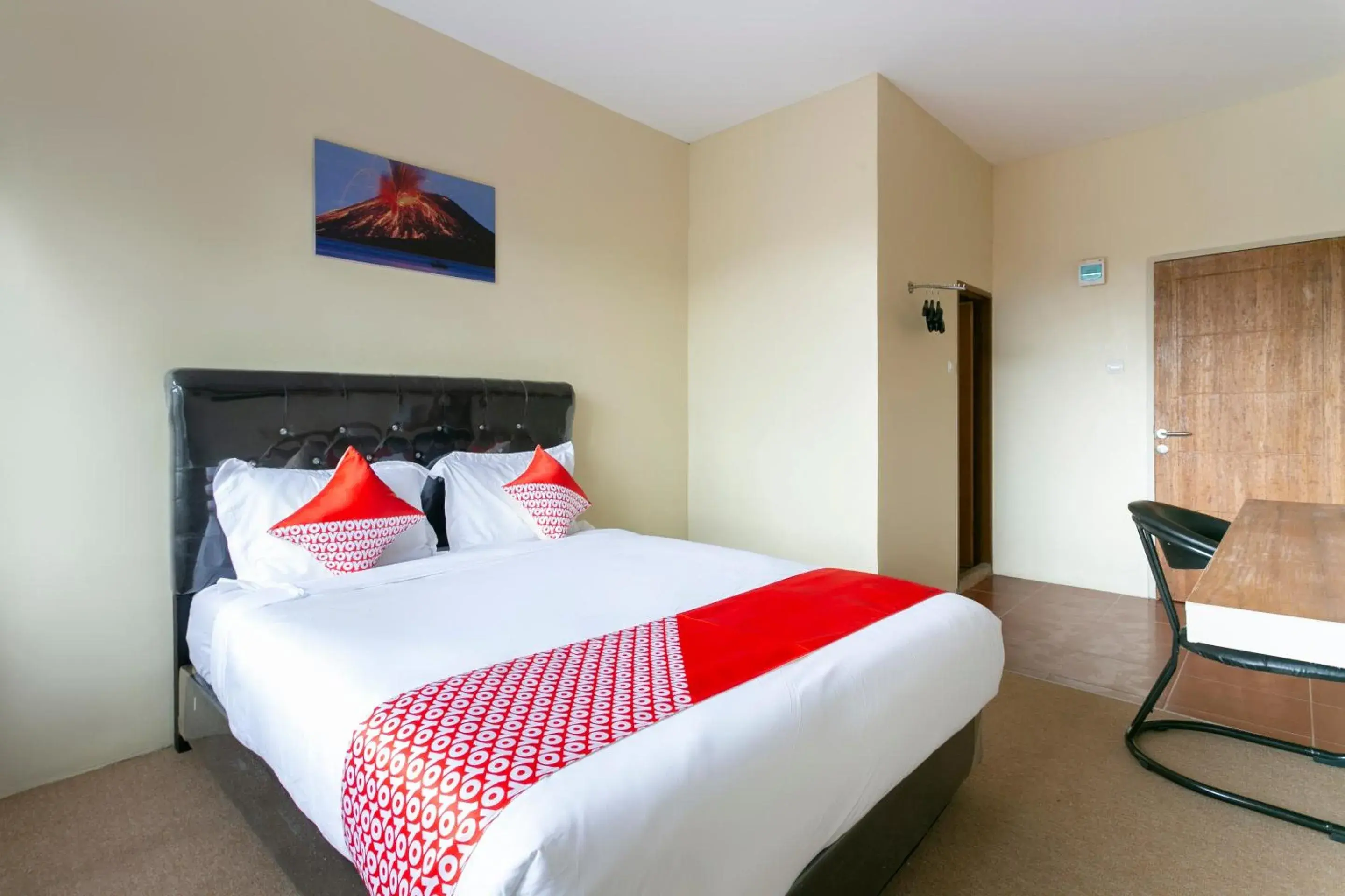 Bedroom, Bed in Collection O 3130 D'Valley View Bedroom, Bed in Collection O 3130 D'Valley View