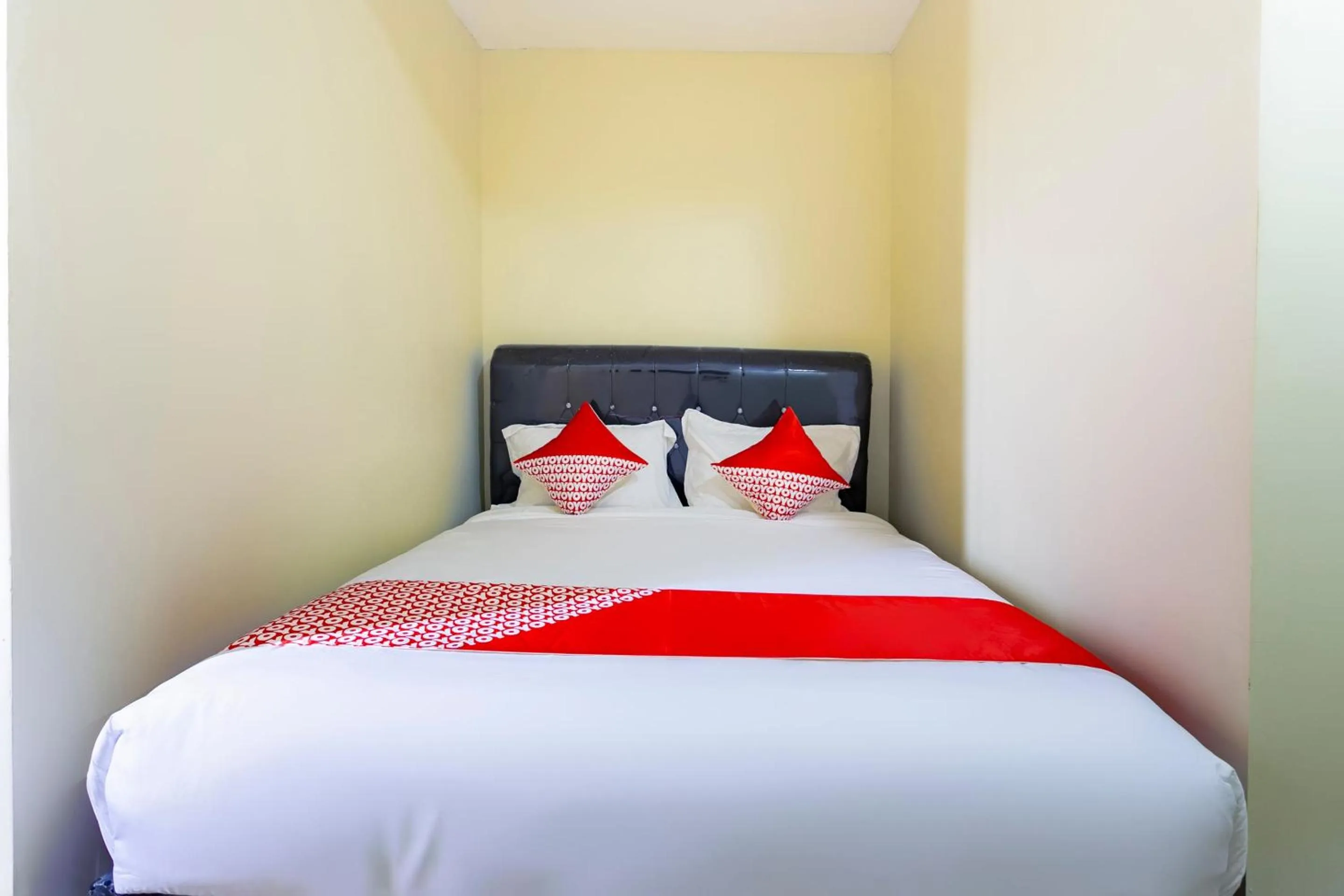 Bedroom, Bed in Collection O 3130 D'Valley View