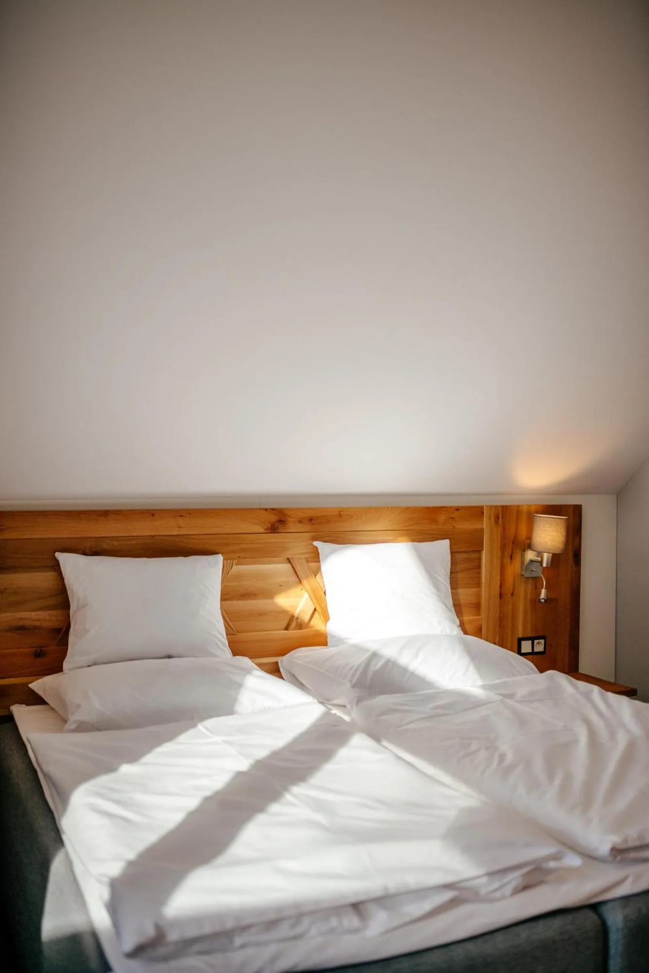 Photo of the whole room, Bed in Resort CATTALEYA
