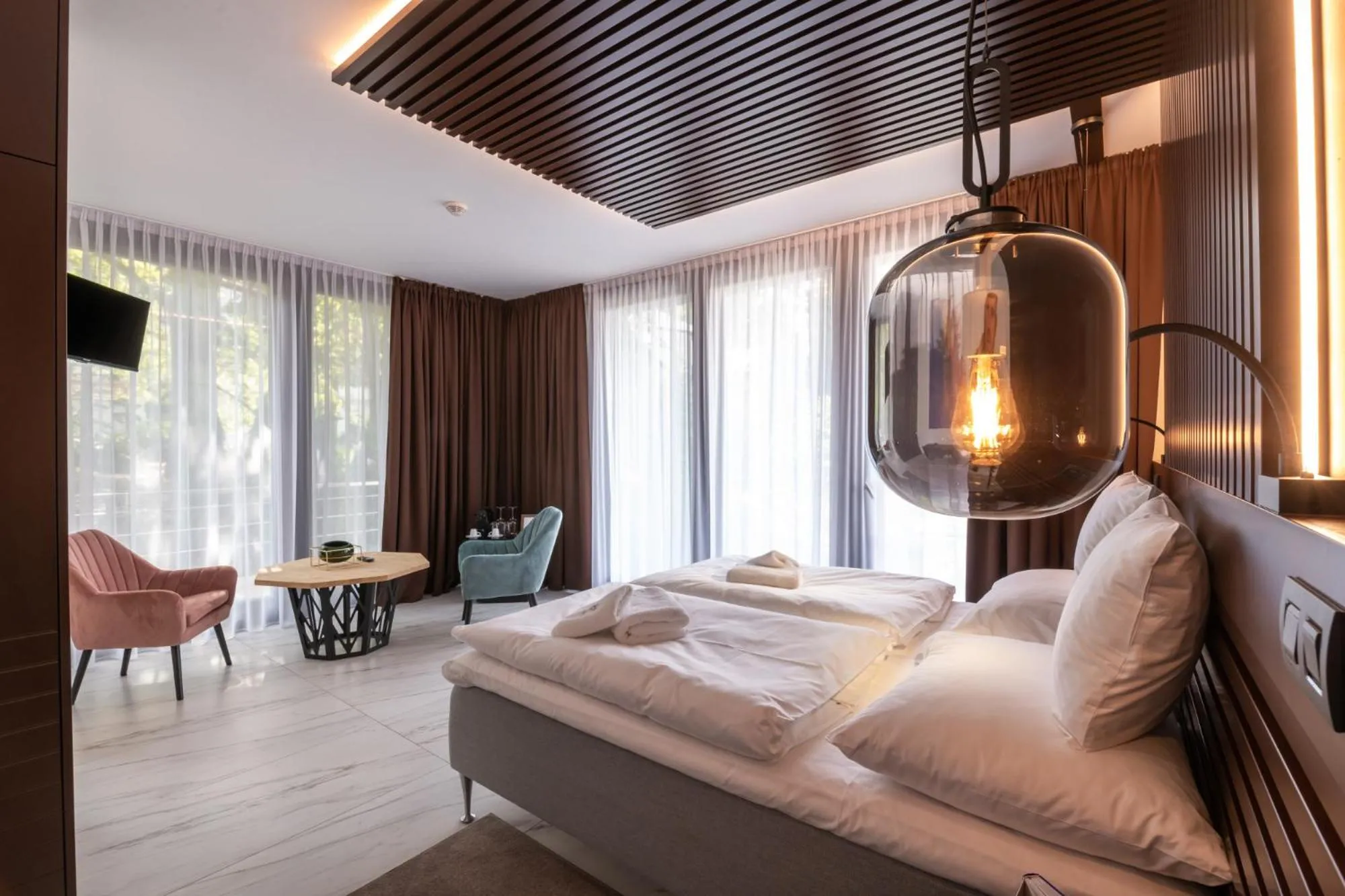 Photo of the whole room, Bed in Resort CATTALEYA