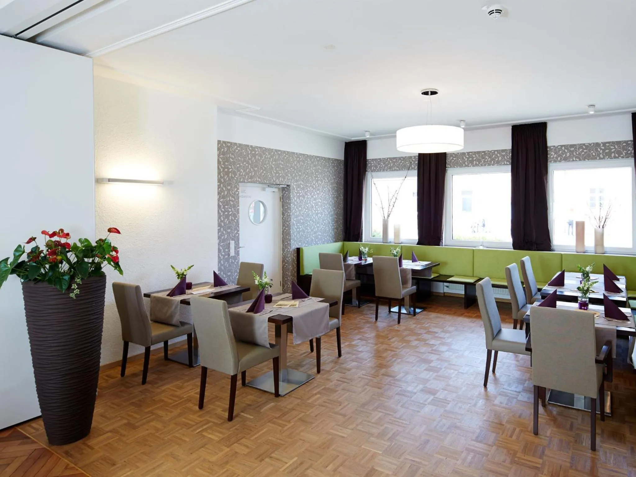 Restaurant/places to eat in Hotel Karolinger Hof