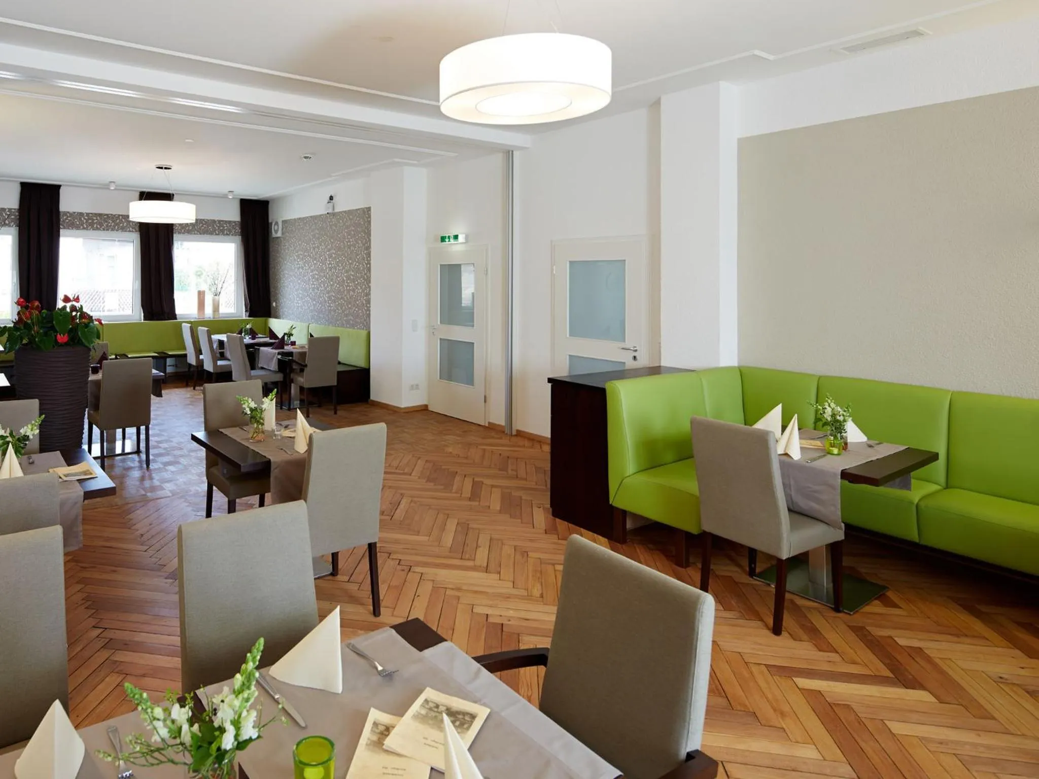 Restaurant/places to eat in Hotel Karolinger Hof