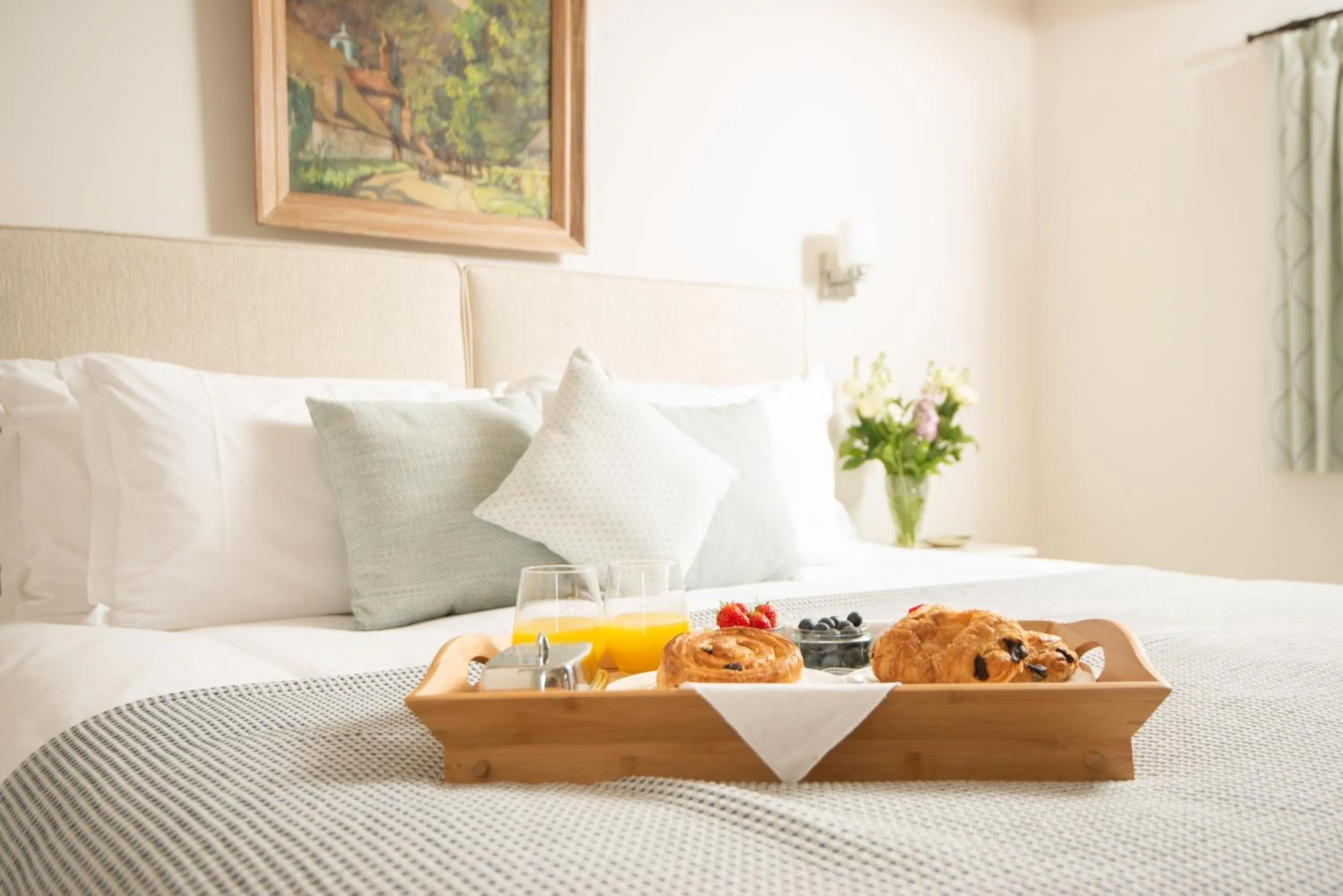 Bed in Barrow Hill Barns