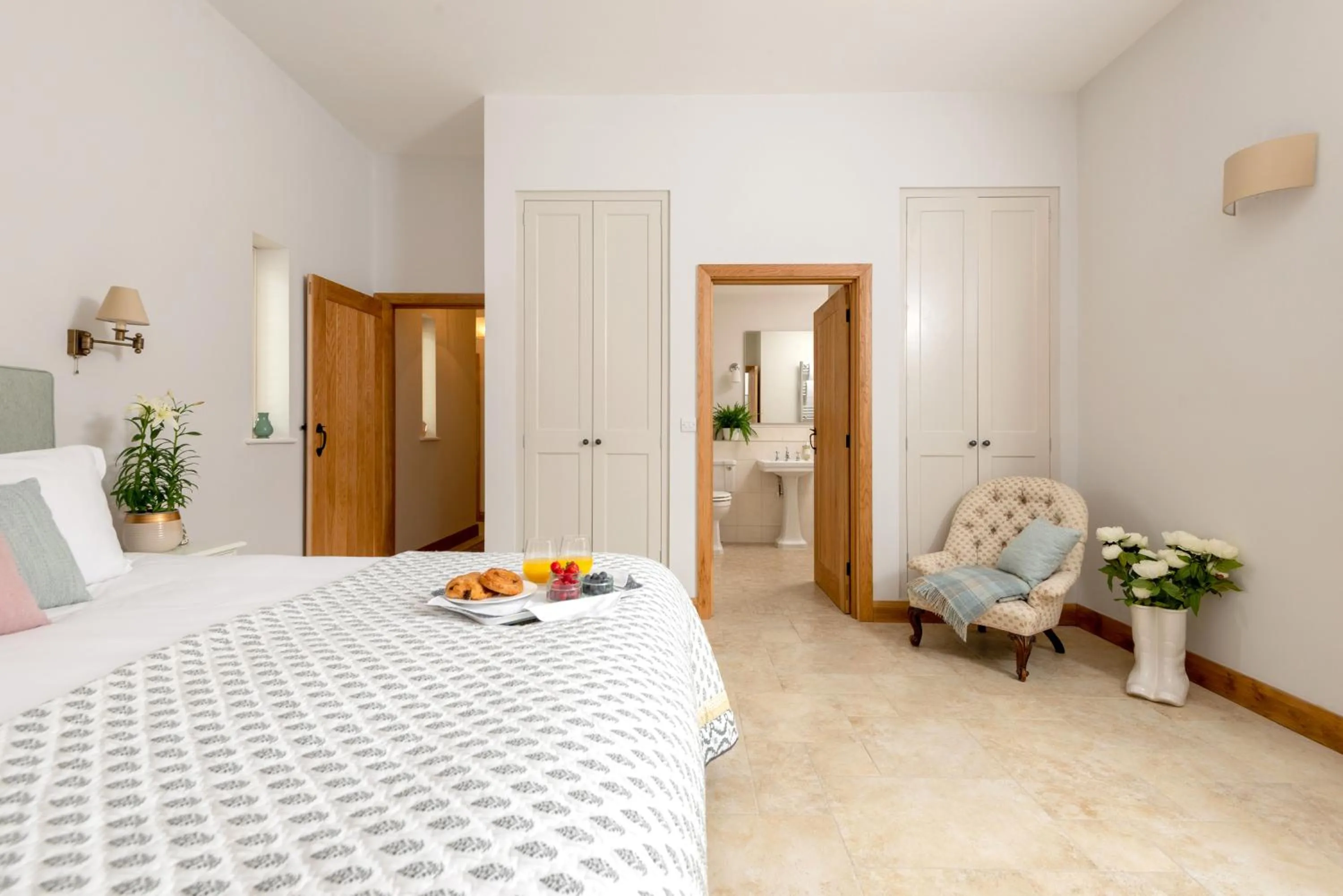 Bed in Barrow Hill Barns