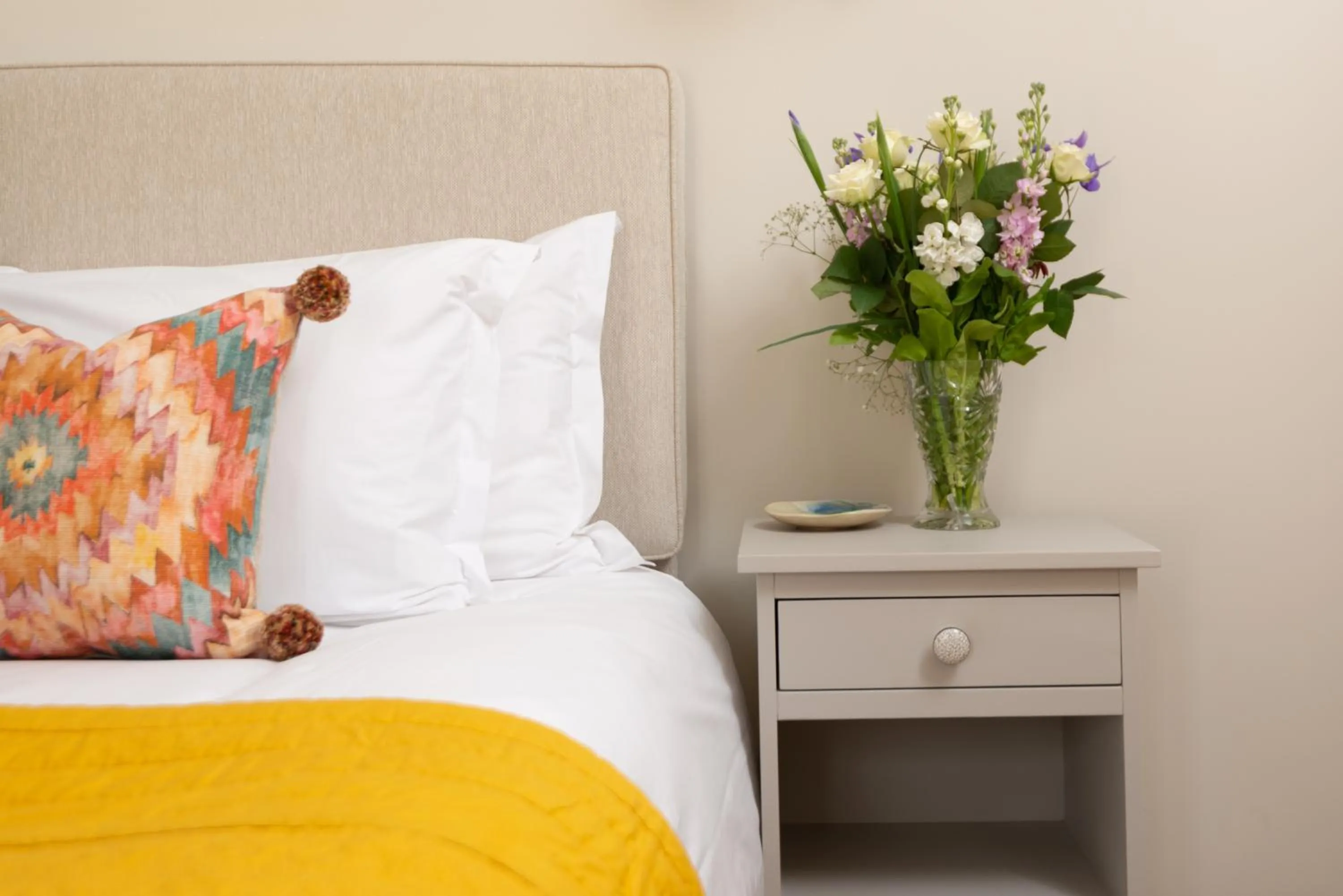 Bed in Barrow Hill Barns